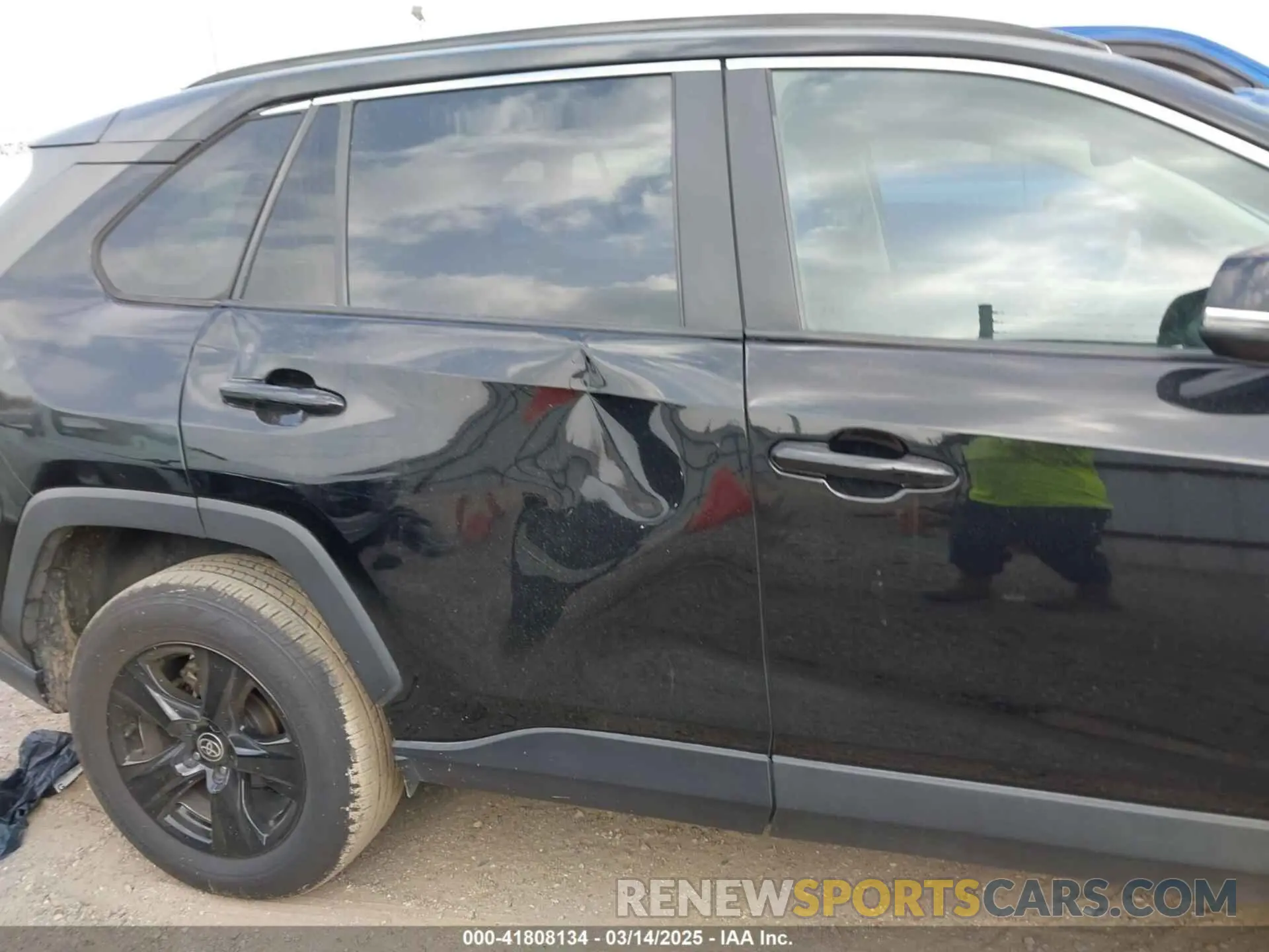 6 Photograph of a damaged car 2T3W1RFV3MC128377 TOYOTA RAV4 2021