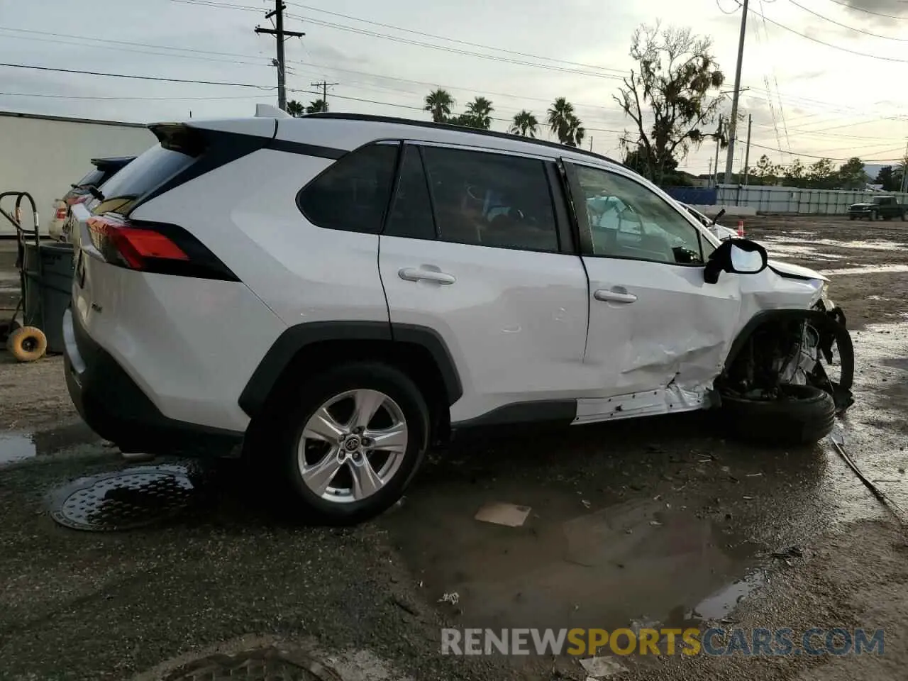 3 Фотография поврежденного автомобиля 2T3W1RFV3MC139072 TOYOTA RAV4 2021