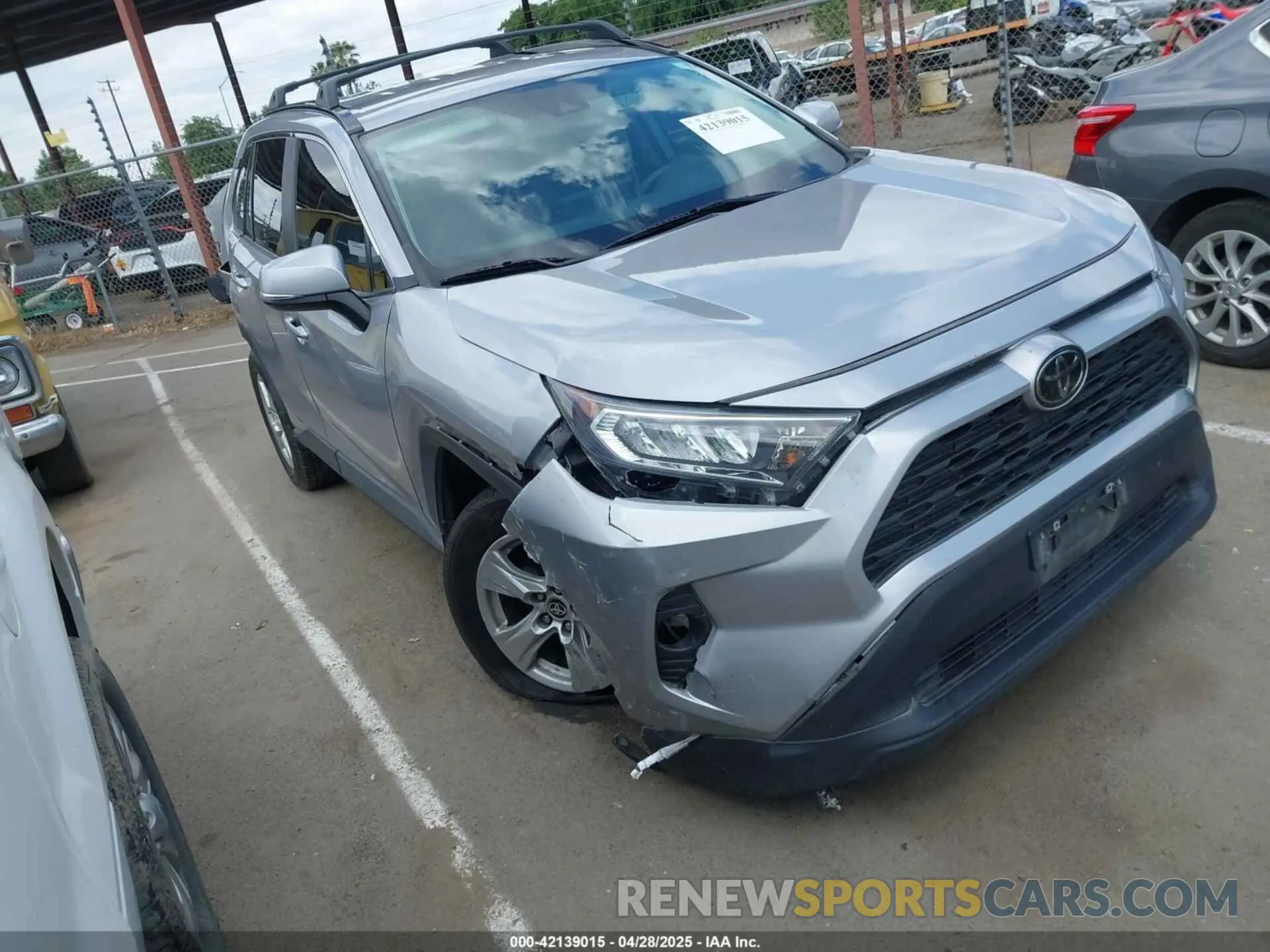 1 Photograph of a damaged car 2T3W1RFV3MC142277 TOYOTA RAV4 2021
