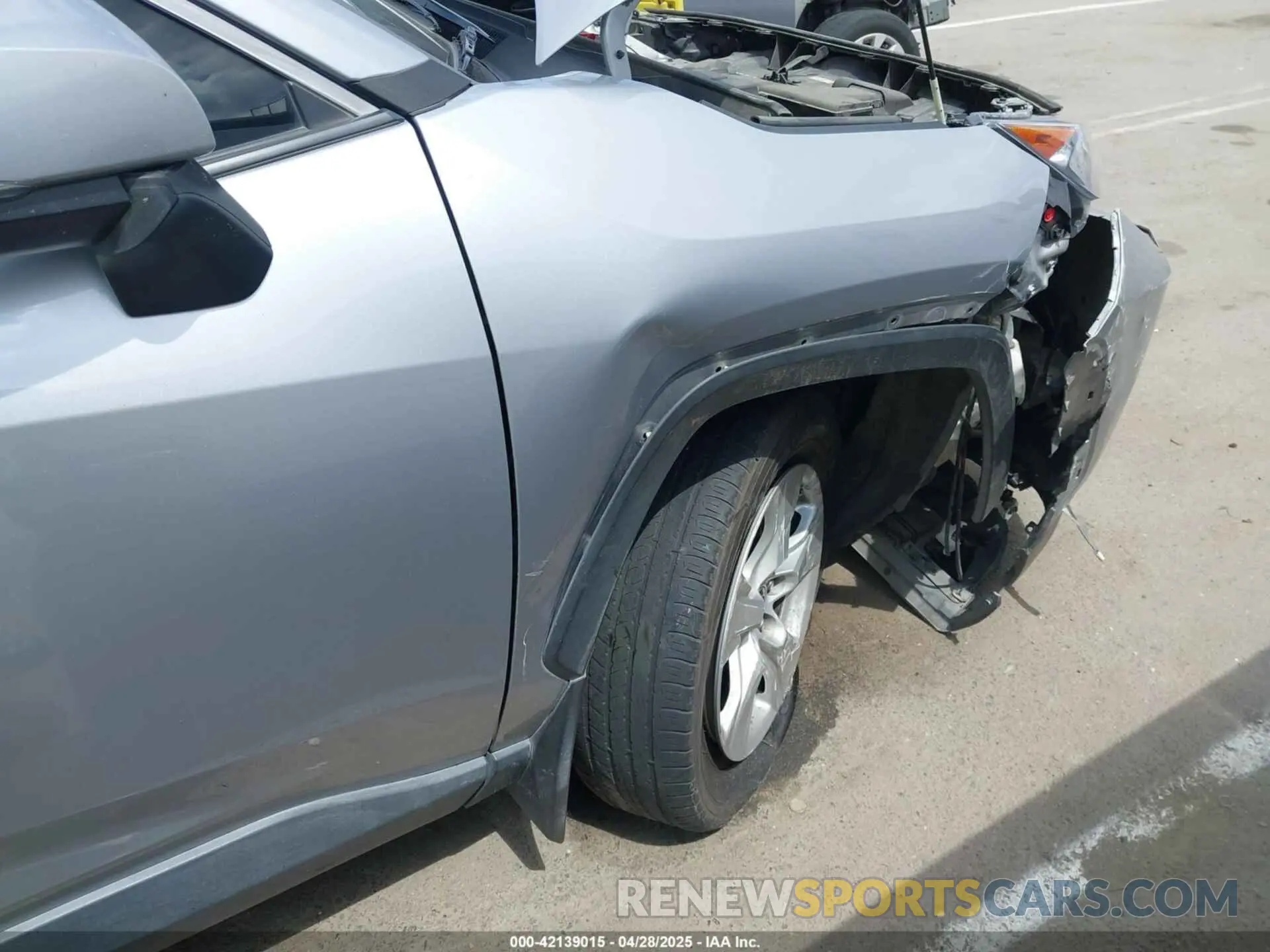 18 Photograph of a damaged car 2T3W1RFV3MC142277 TOYOTA RAV4 2021