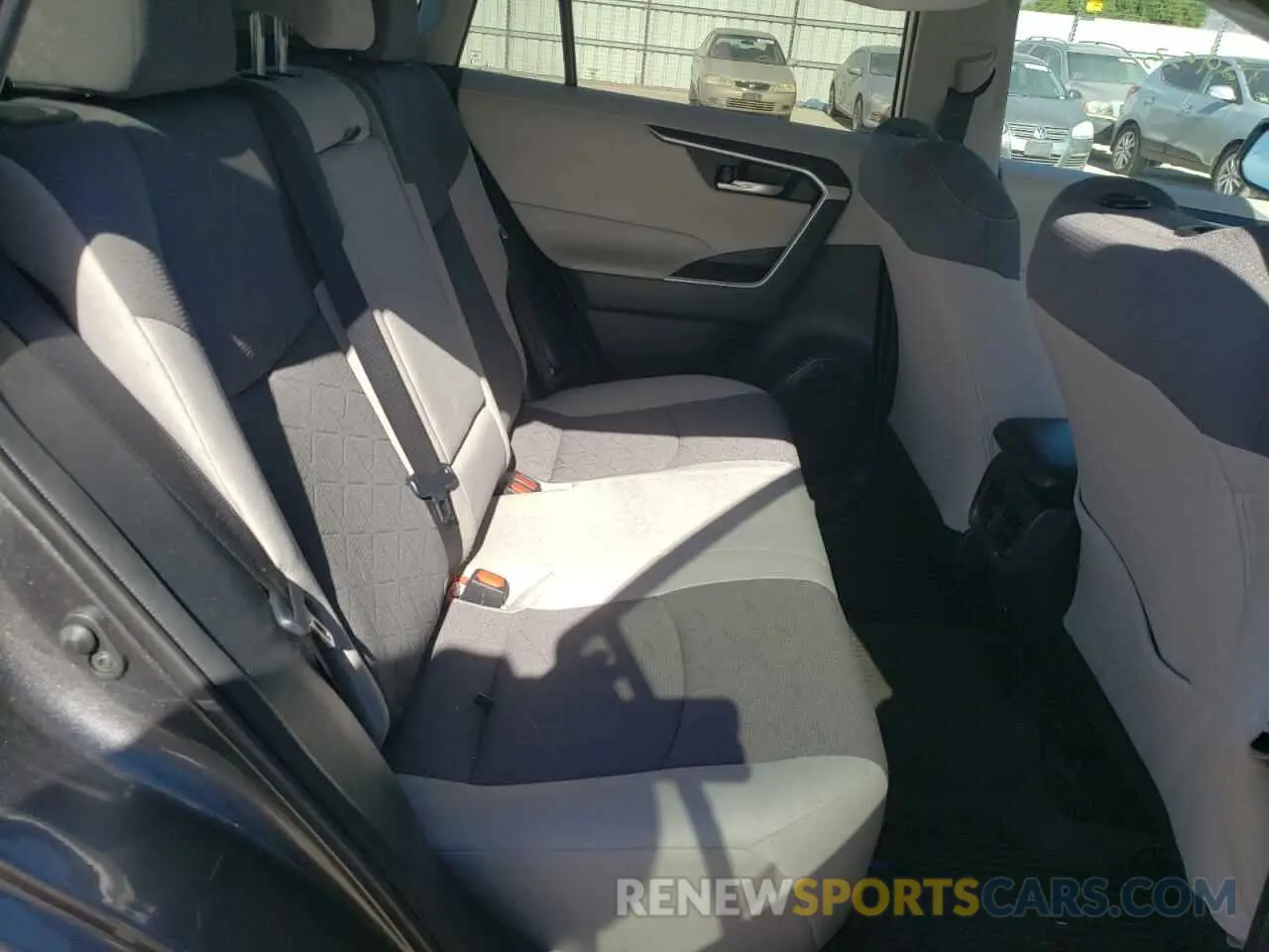 6 Фотография поврежденного автомобиля 2T3W1RFV3MC151271 TOYOTA RAV4 2021