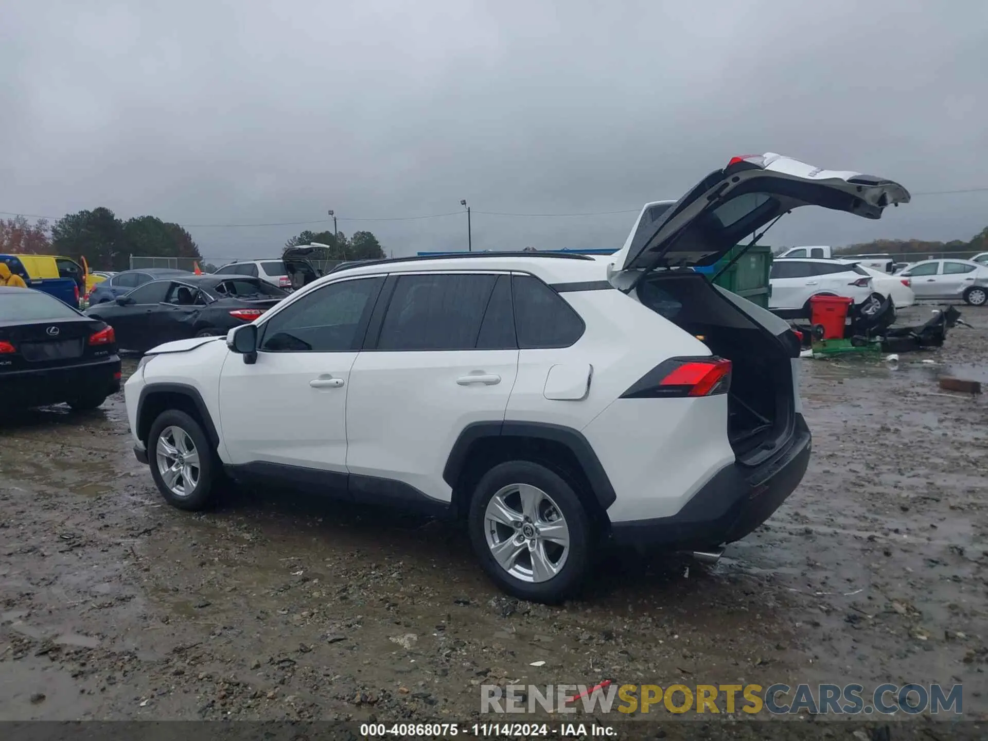 18 Photograph of a damaged car 2T3W1RFV3MC152016 TOYOTA RAV4 2021