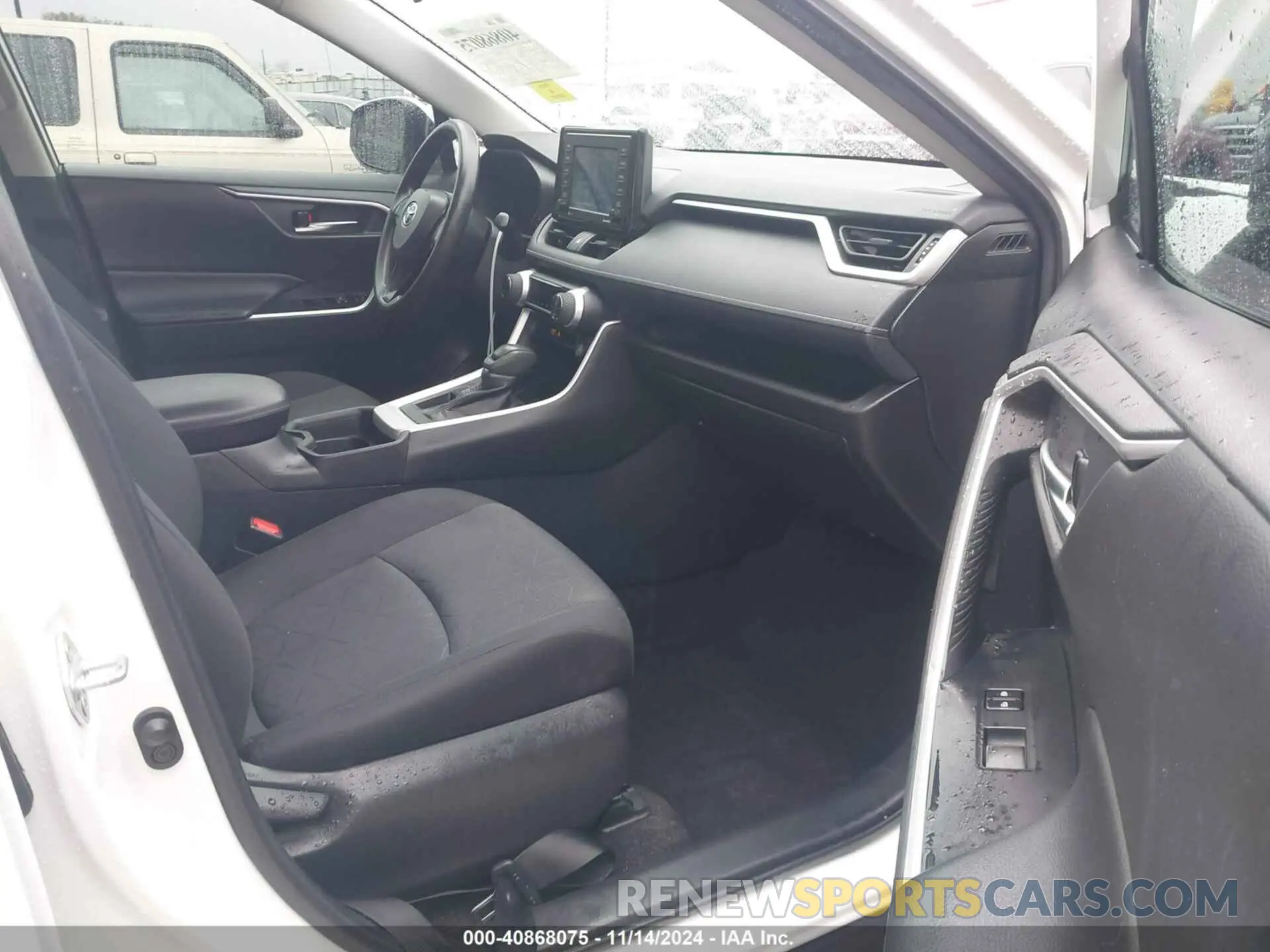5 Photograph of a damaged car 2T3W1RFV3MC152016 TOYOTA RAV4 2021