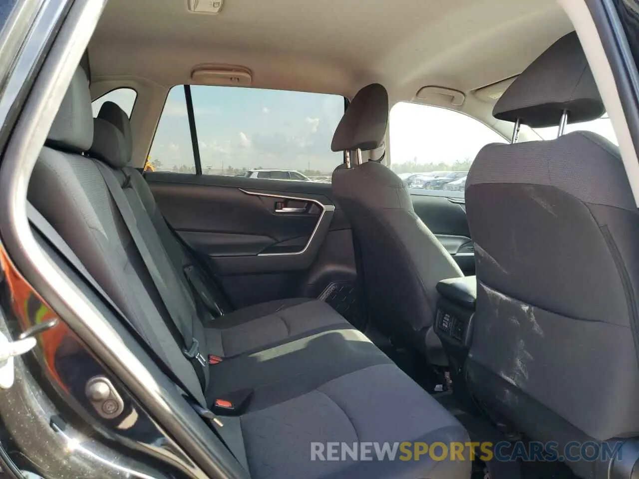 11 Фотография поврежденного автомобиля 2T3W1RFV3MW105213 TOYOTA RAV4 2021