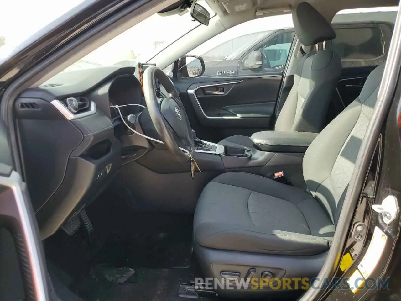 7 Фотография поврежденного автомобиля 2T3W1RFV3MW105213 TOYOTA RAV4 2021