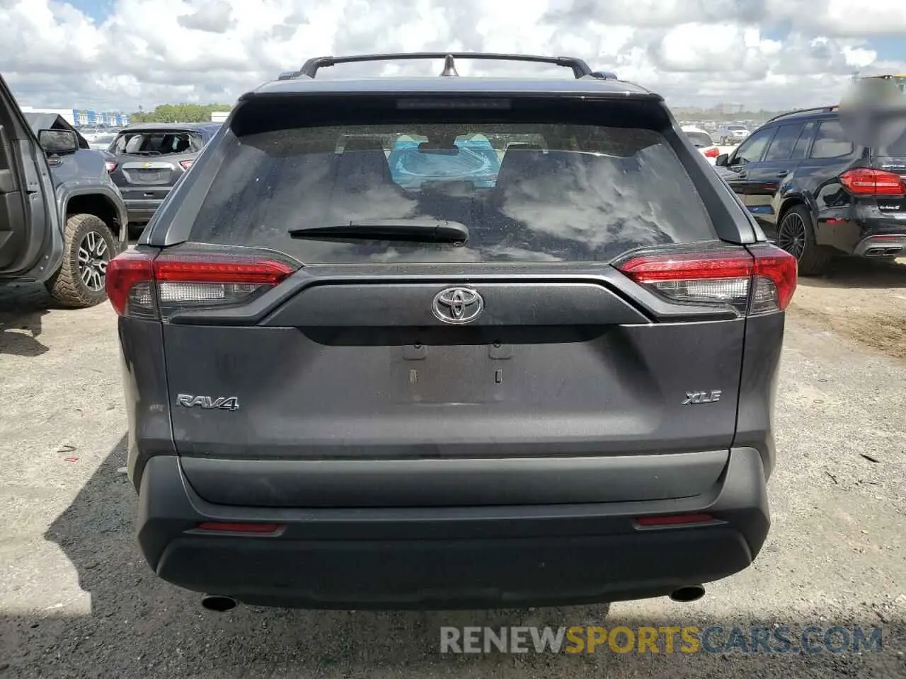 6 Photograph of a damaged car 2T3W1RFV3MW142763 TOYOTA RAV4 2021