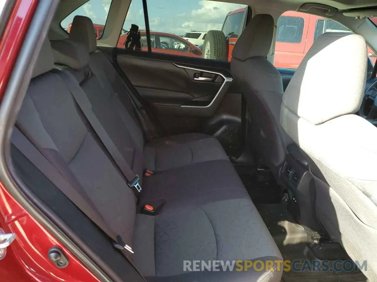 11 Photograph of a damaged car 2T3W1RFV3MW175651 TOYOTA RAV4 2021