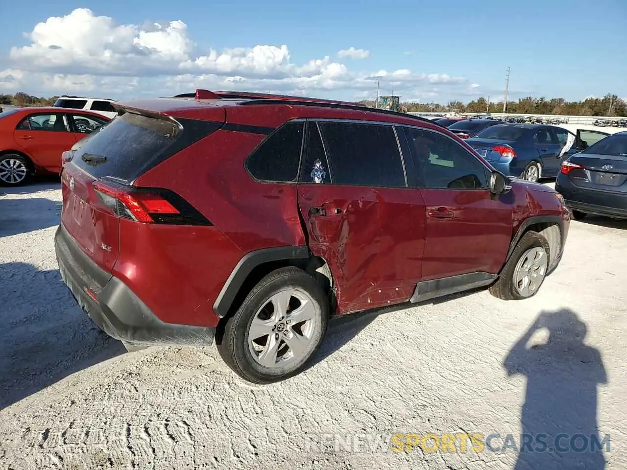 3 Photograph of a damaged car 2T3W1RFV3MW175651 TOYOTA RAV4 2021