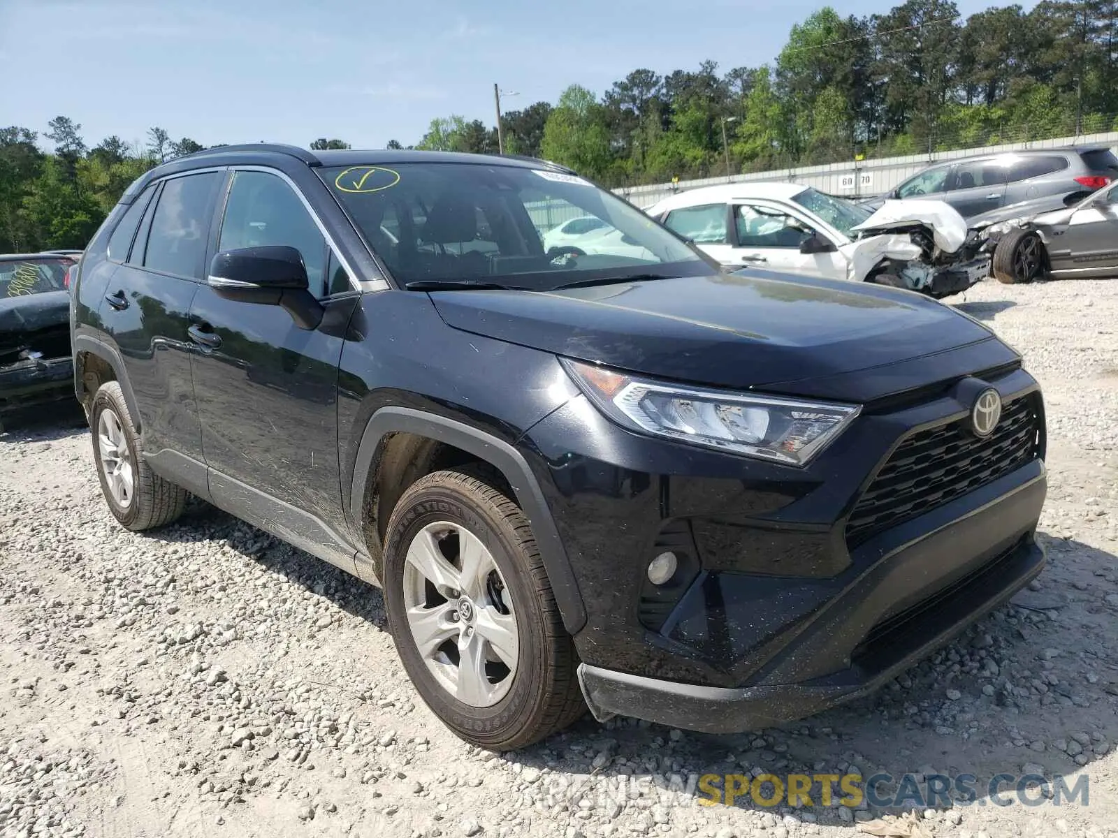 1 Photograph of a damaged car 2T3W1RFV4MC096815 TOYOTA RAV4 2021
