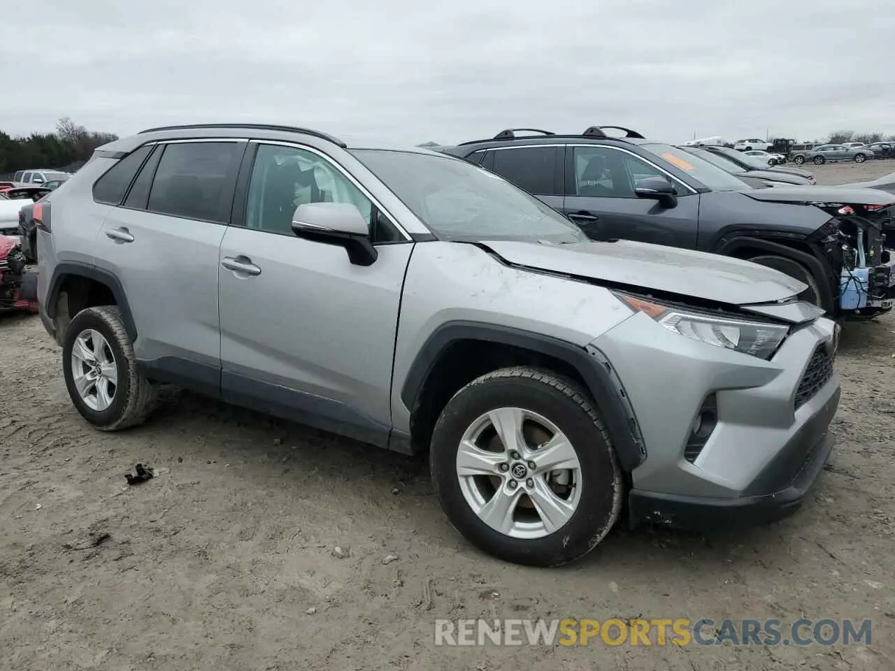 4 Photograph of a damaged car 2T3W1RFV4MW104202 TOYOTA RAV4 2021