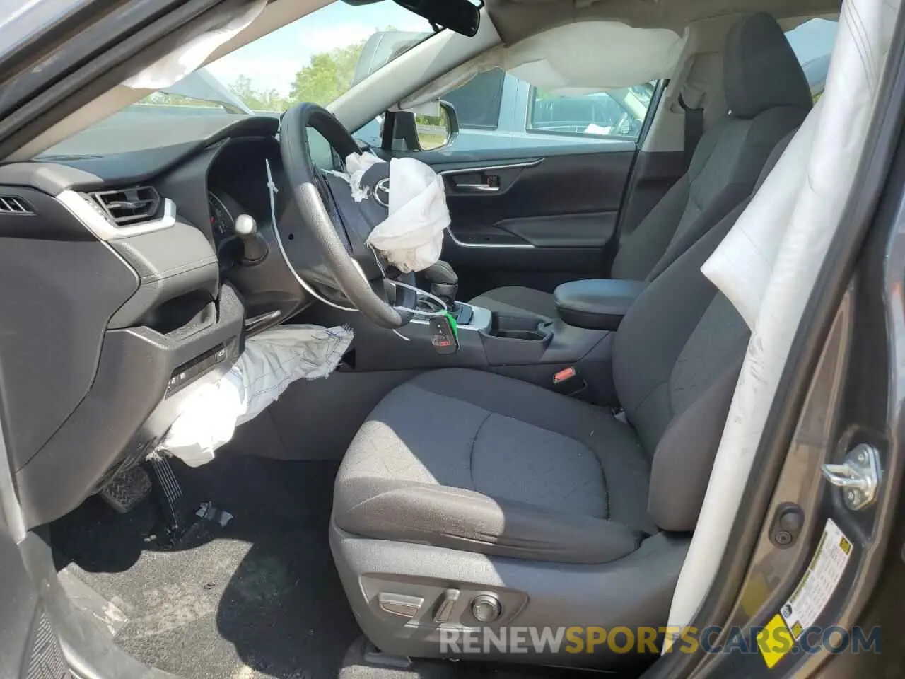 7 Photograph of a damaged car 2T3W1RFV4MW110985 TOYOTA RAV4 2021
