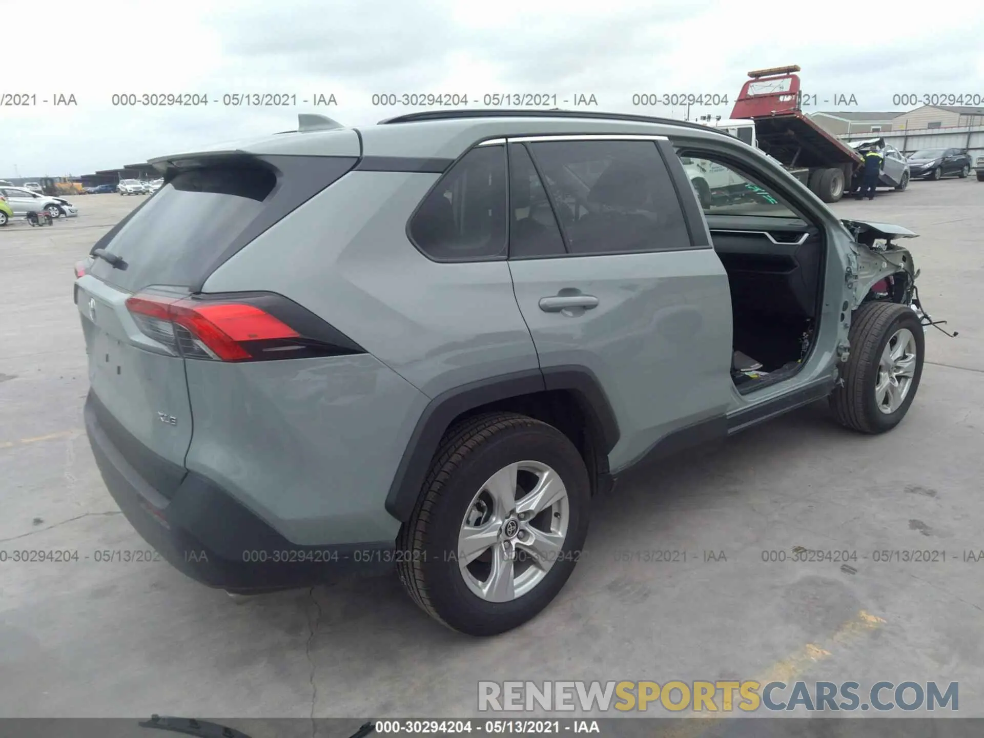4 Photograph of a damaged car 2T3W1RFV4MW136860 TOYOTA RAV4 2021