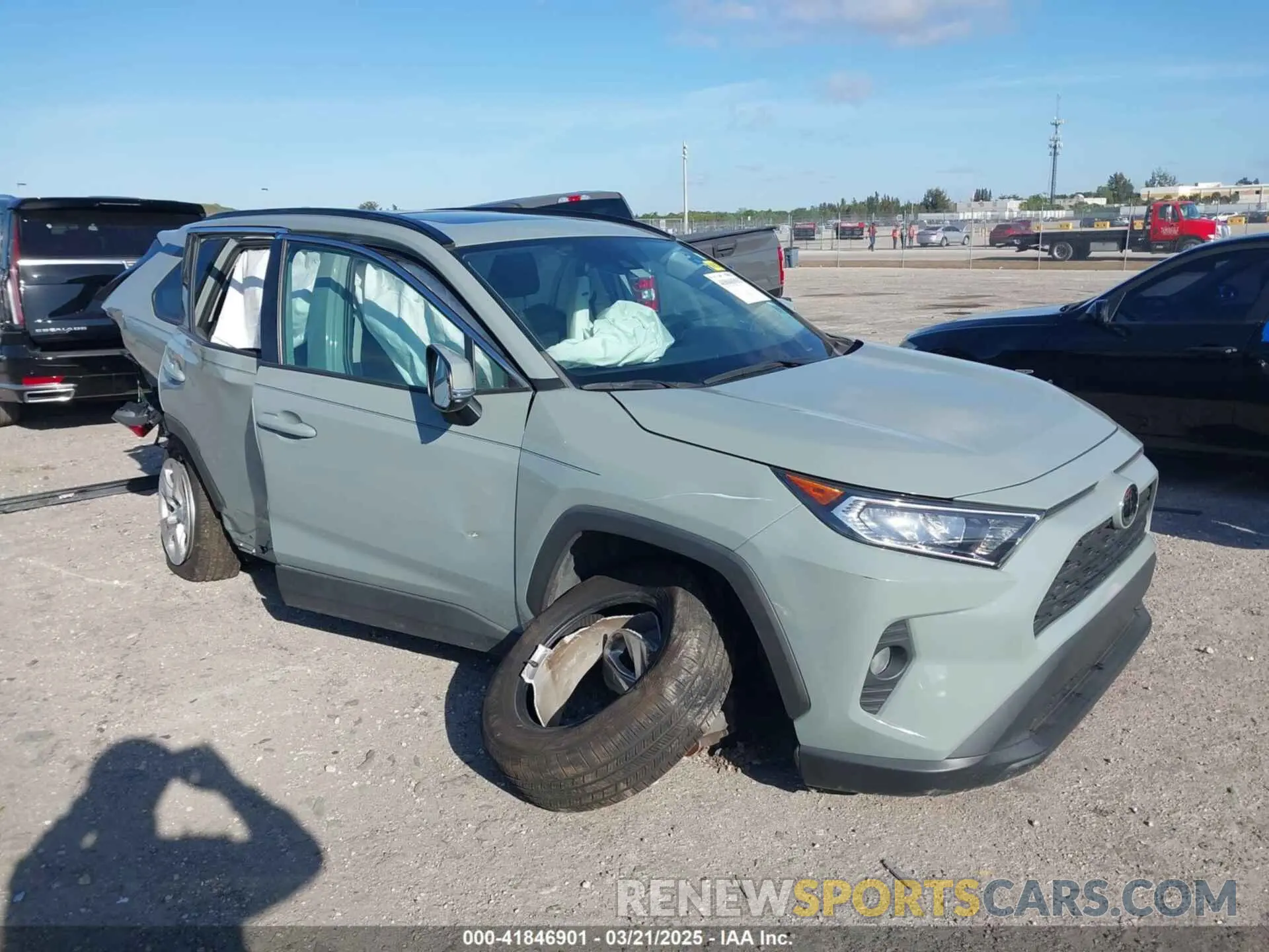 1 Фотография поврежденного автомобиля 2T3W1RFV4MW136969 TOYOTA RAV4 2021