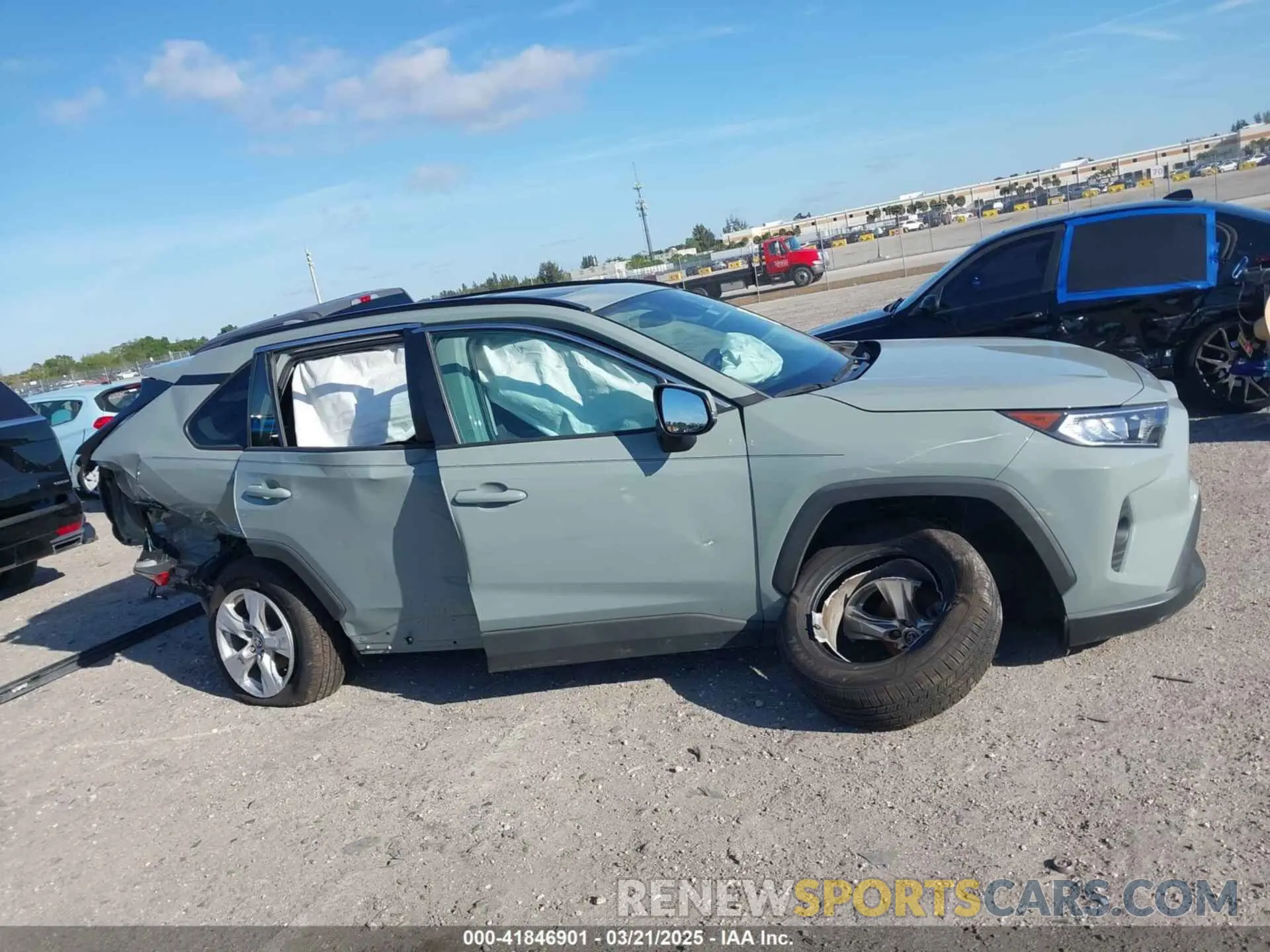 13 Фотография поврежденного автомобиля 2T3W1RFV4MW136969 TOYOTA RAV4 2021