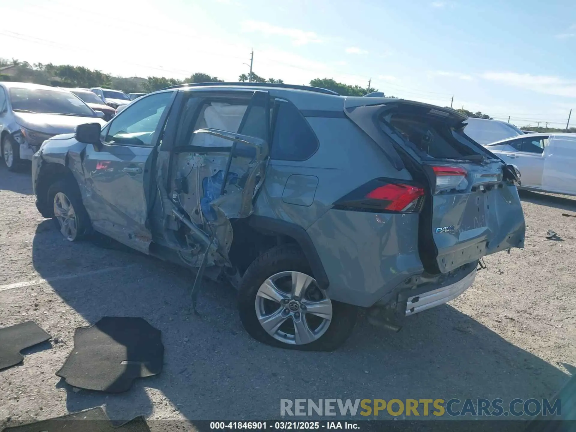 3 Фотография поврежденного автомобиля 2T3W1RFV4MW136969 TOYOTA RAV4 2021