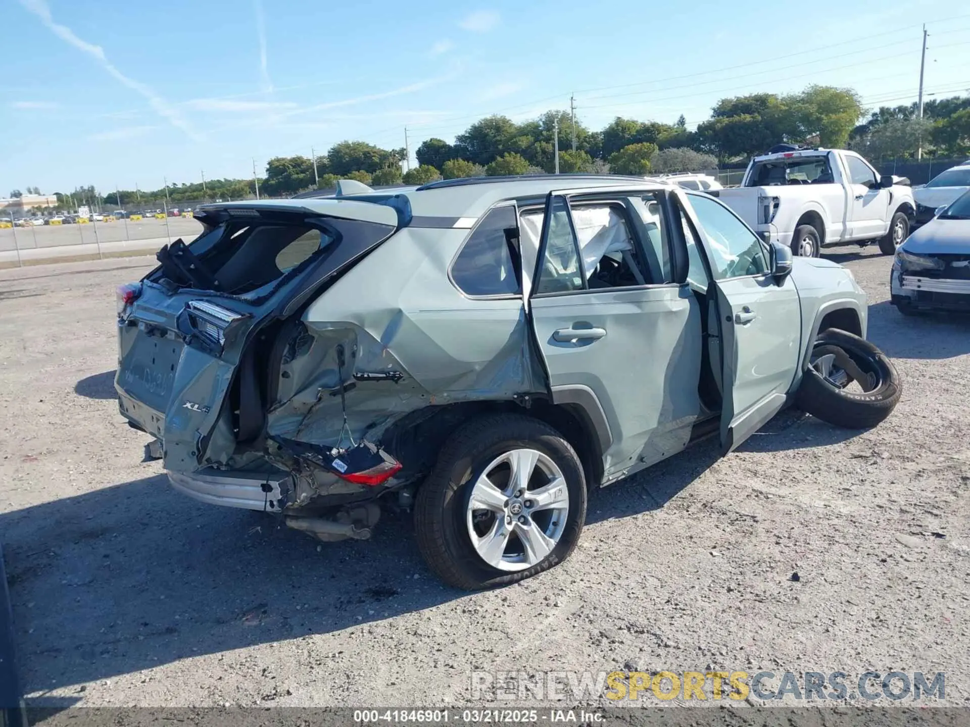 4 Фотография поврежденного автомобиля 2T3W1RFV4MW136969 TOYOTA RAV4 2021