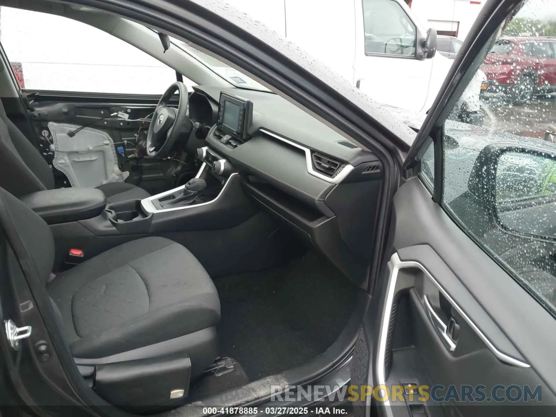 5 Photograph of a damaged car 2T3W1RFV5MC091333 TOYOTA RAV4 2021