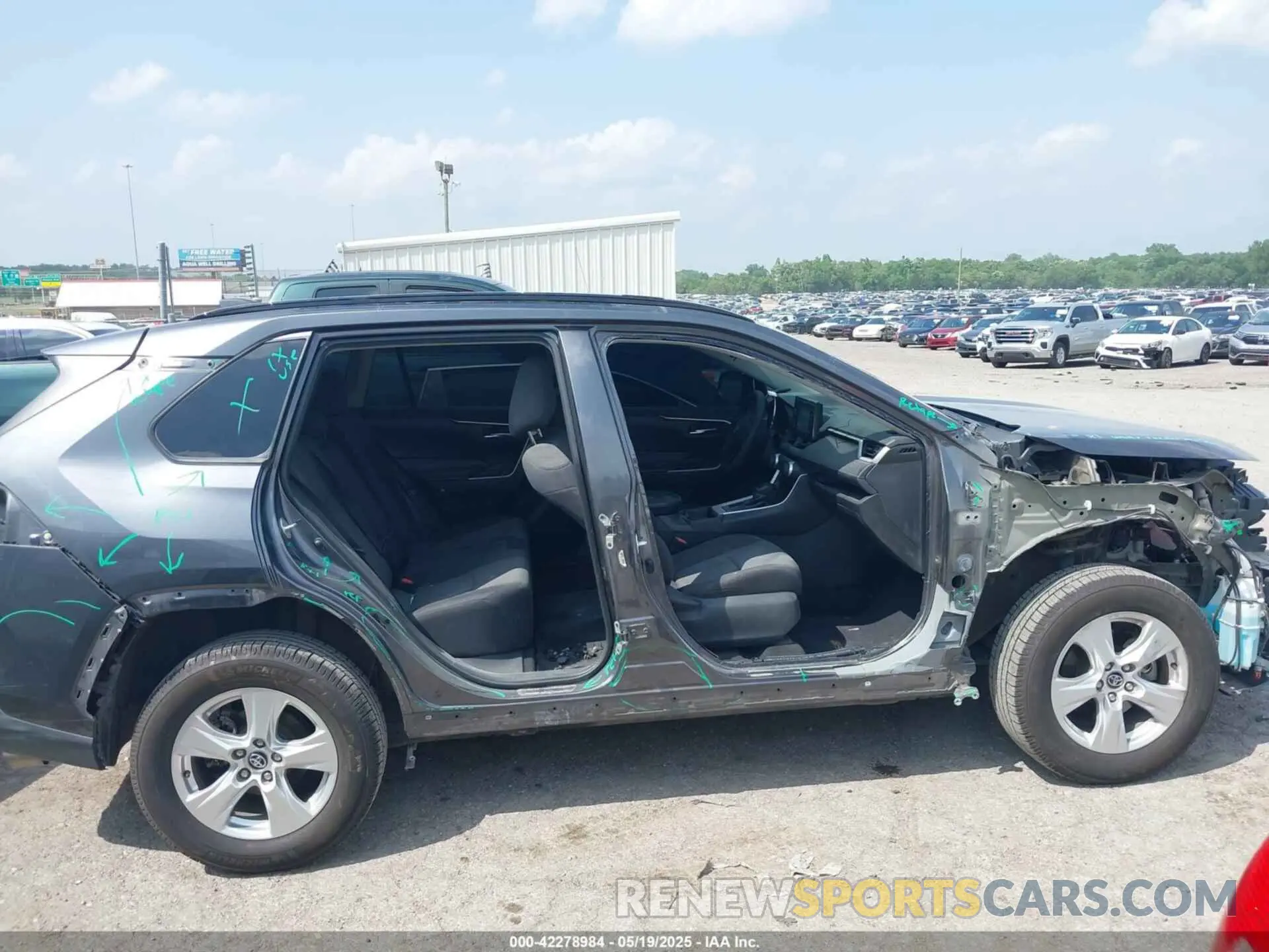 6 Photograph of a damaged car 2T3W1RFV5MC092028 TOYOTA RAV4 2021