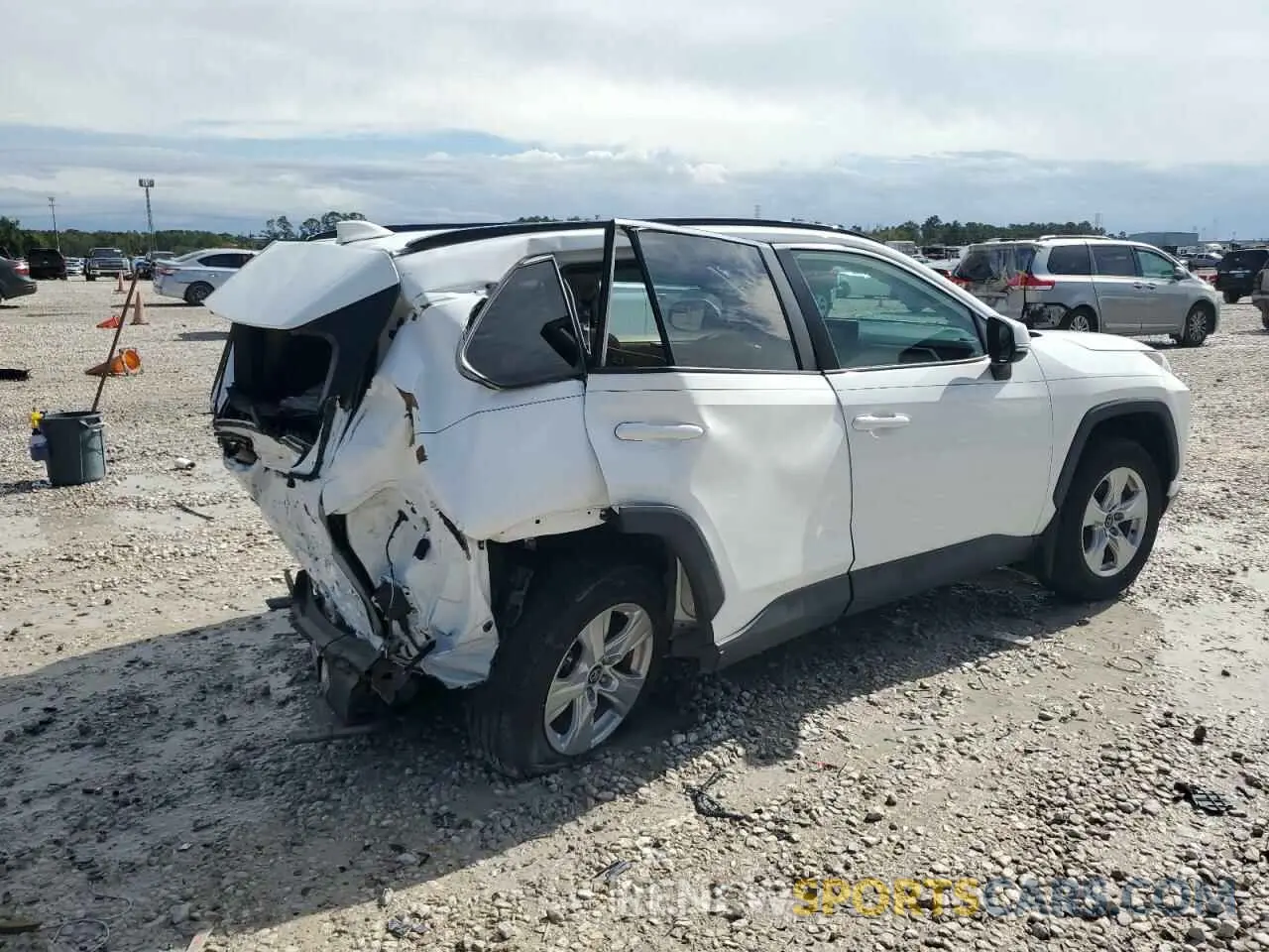 3 Фотография поврежденного автомобиля 2T3W1RFV5MC097259 TOYOTA RAV4 2021
