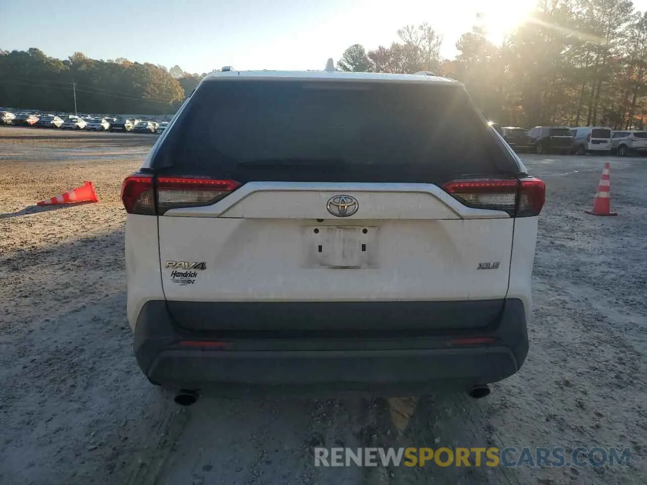 6 Фотография поврежденного автомобиля 2T3W1RFV5MC135895 TOYOTA RAV4 2021