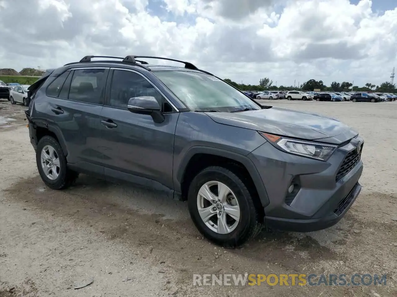4 Photograph of a damaged car 2T3W1RFV5MC151899 TOYOTA RAV4 2021