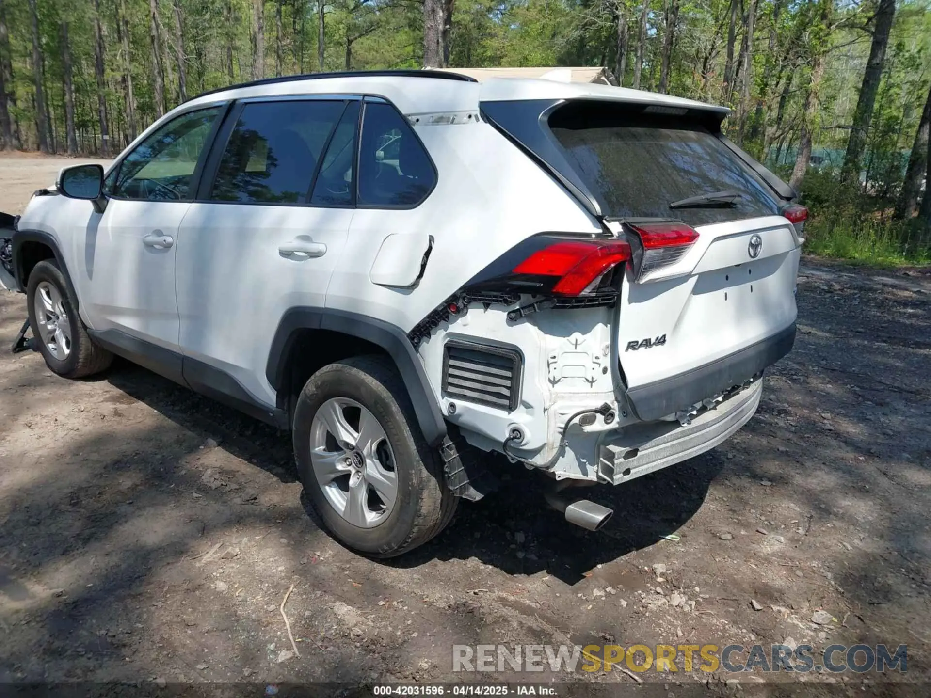 3 Photograph of a damaged car 2T3W1RFV5MW118836 TOYOTA RAV4 2021