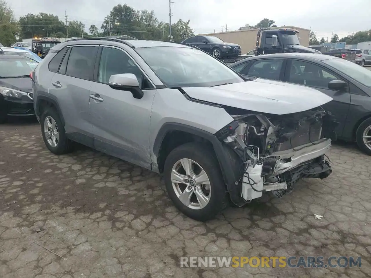 4 Photograph of a damaged car 2T3W1RFV5MW119274 TOYOTA RAV4 2021