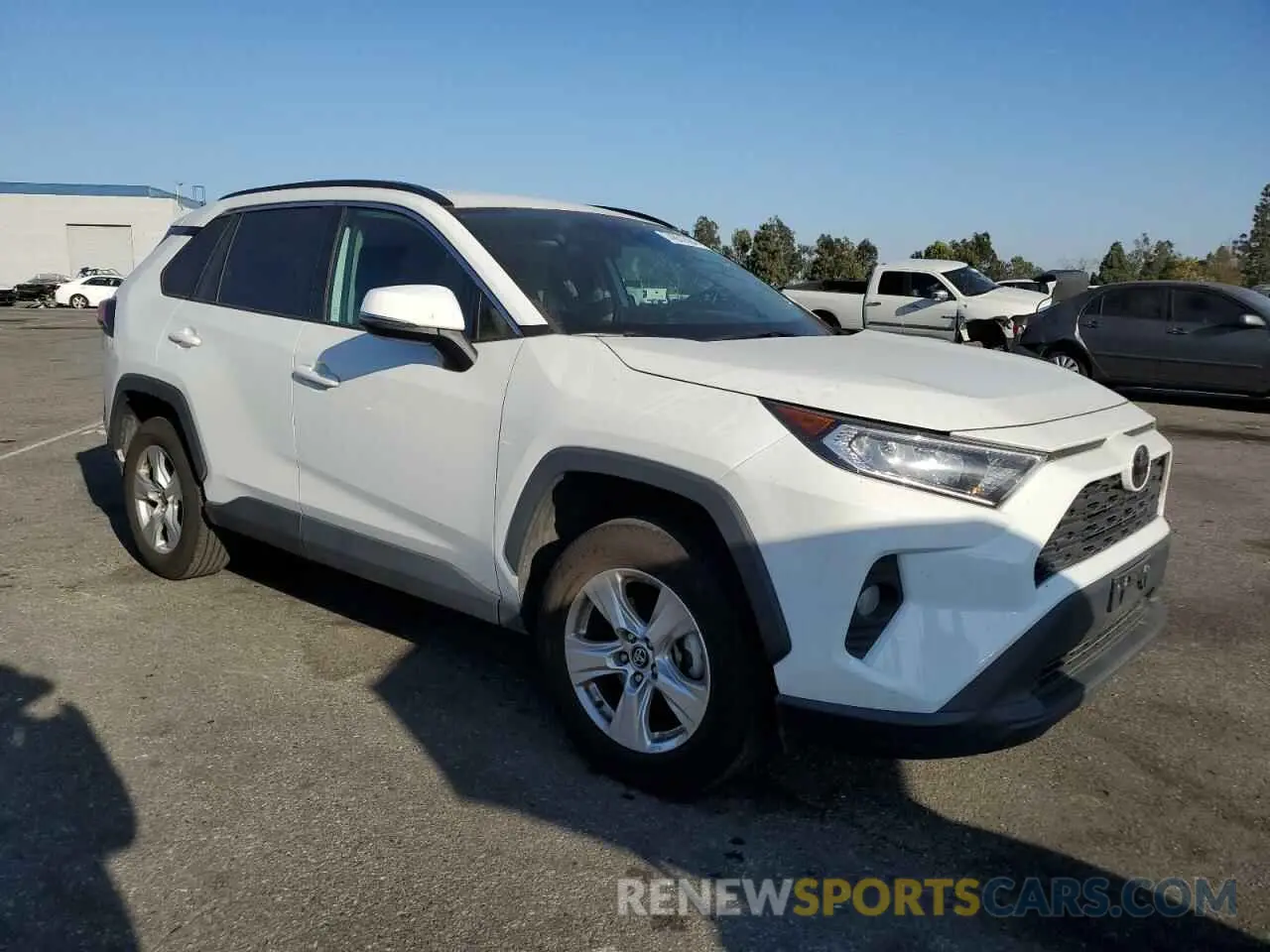 4 Photograph of a damaged car 2T3W1RFV5MW120103 TOYOTA RAV4 2021