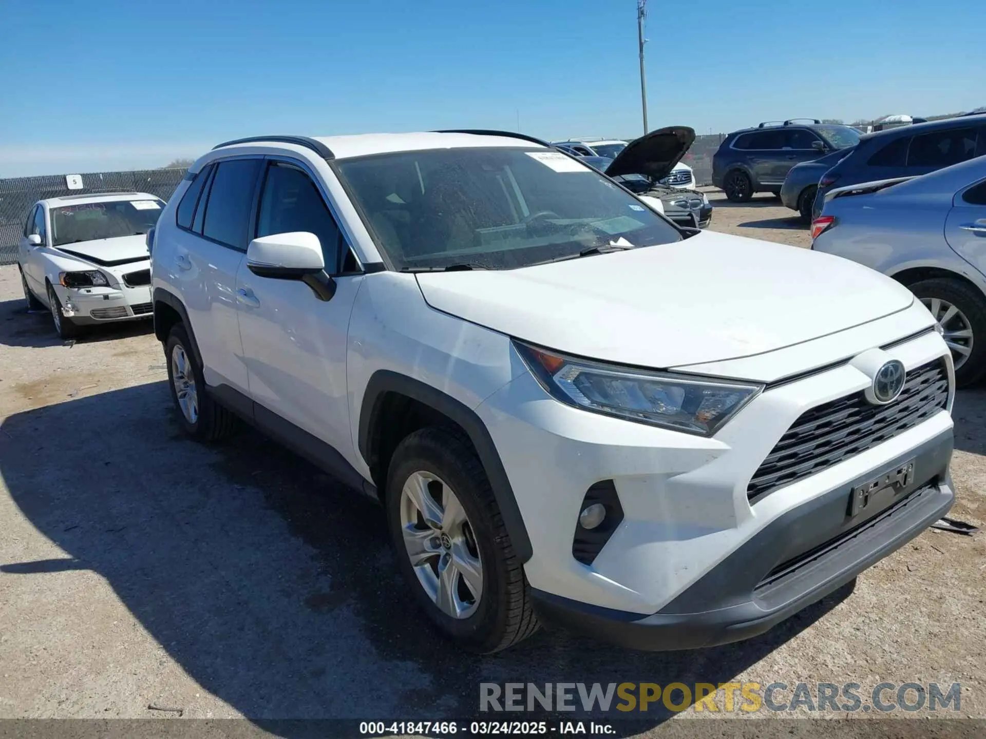 1 Photograph of a damaged car 2T3W1RFV5MW134986 TOYOTA RAV4 2021