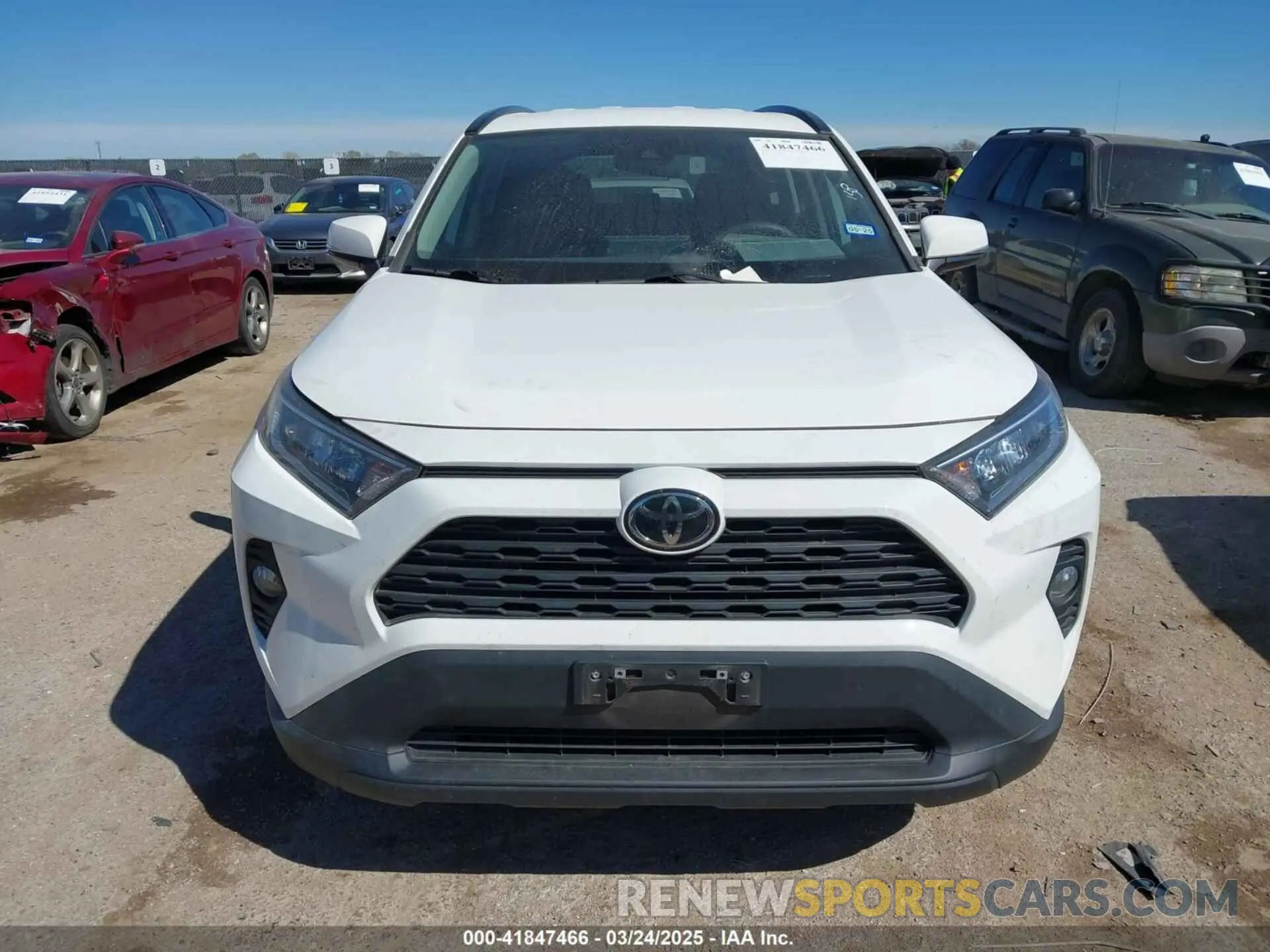 12 Photograph of a damaged car 2T3W1RFV5MW134986 TOYOTA RAV4 2021