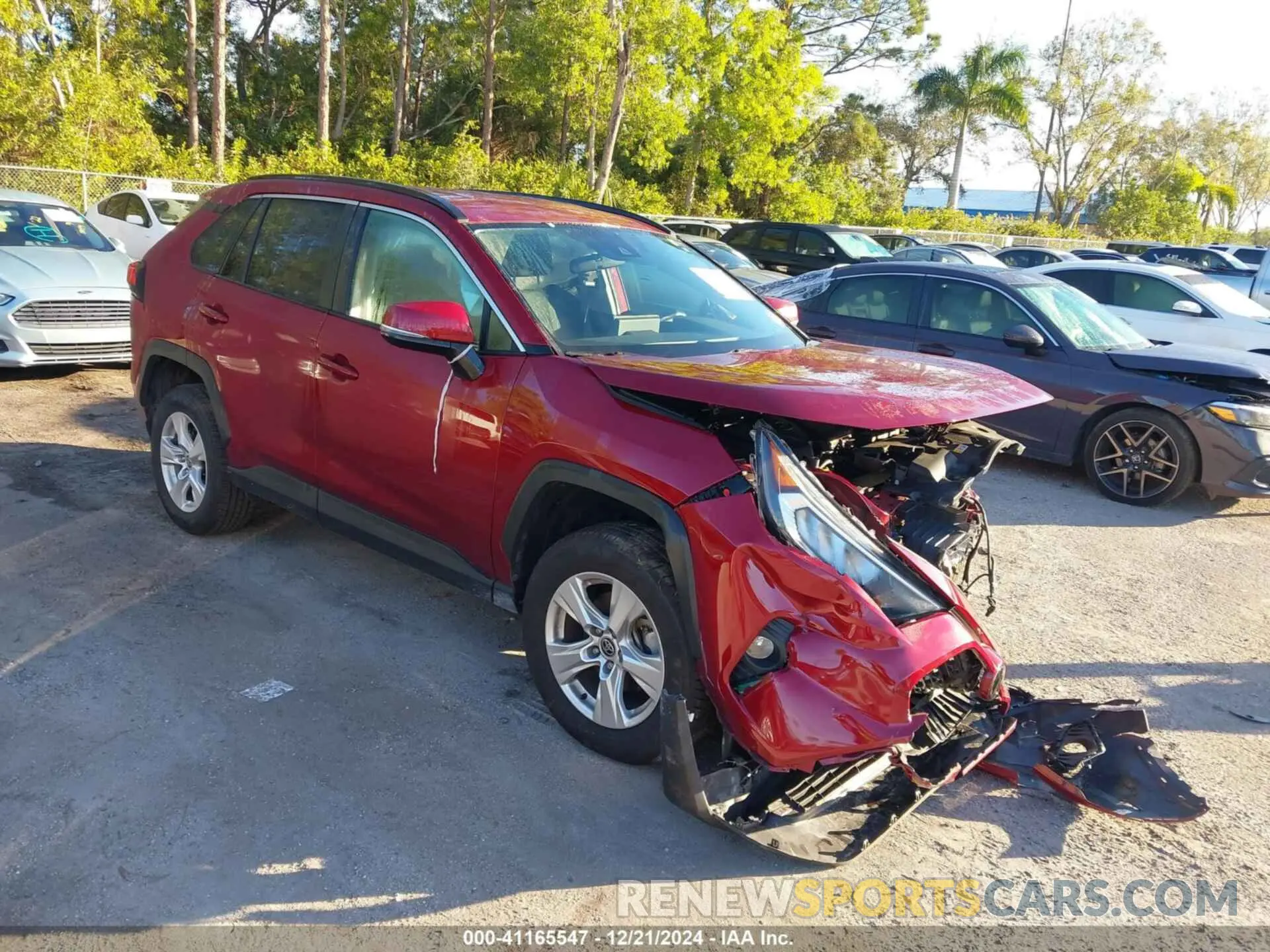 1 Photograph of a damaged car 2T3W1RFV5MW141050 TOYOTA RAV4 2021