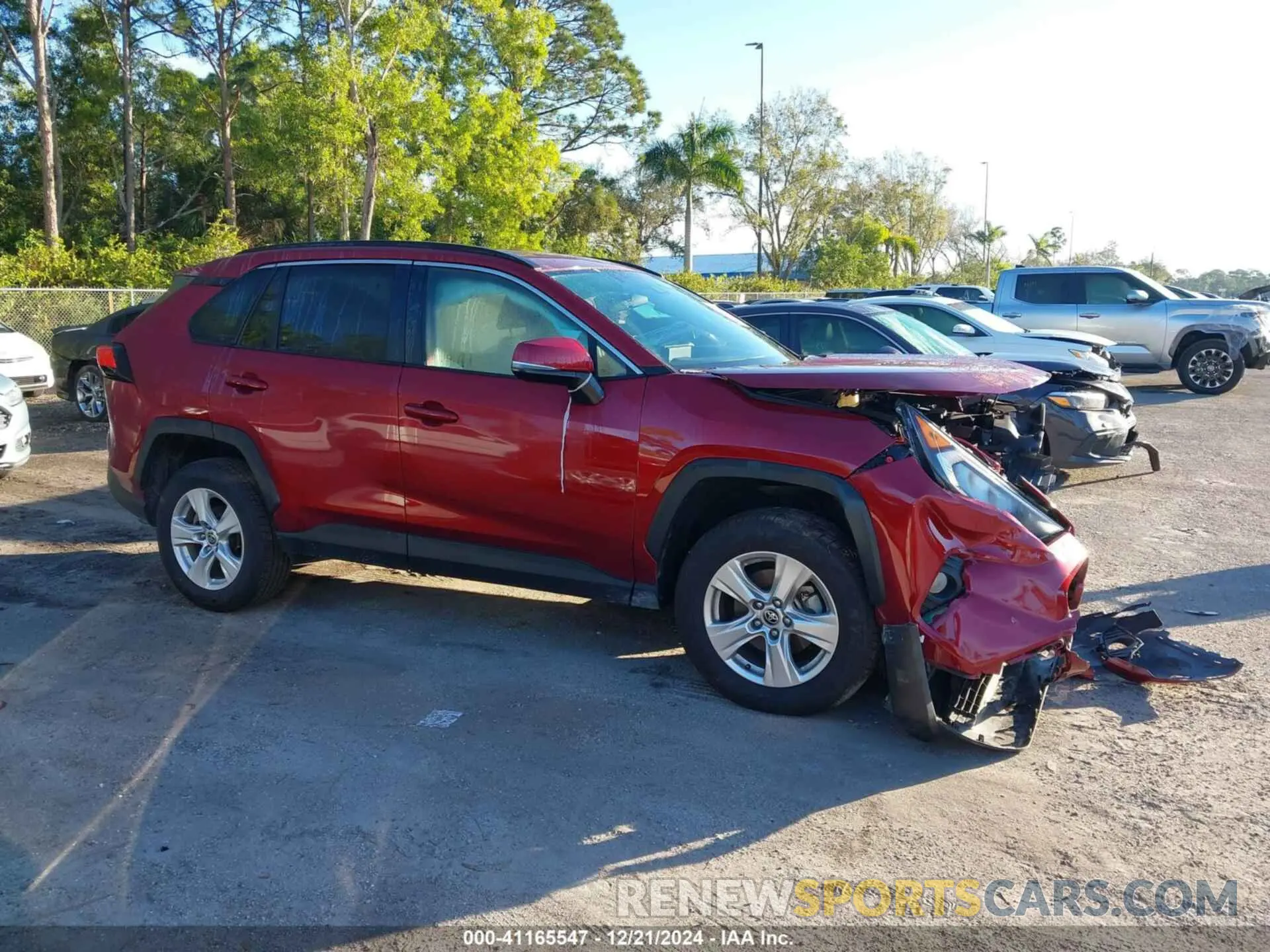 13 Photograph of a damaged car 2T3W1RFV5MW141050 TOYOTA RAV4 2021