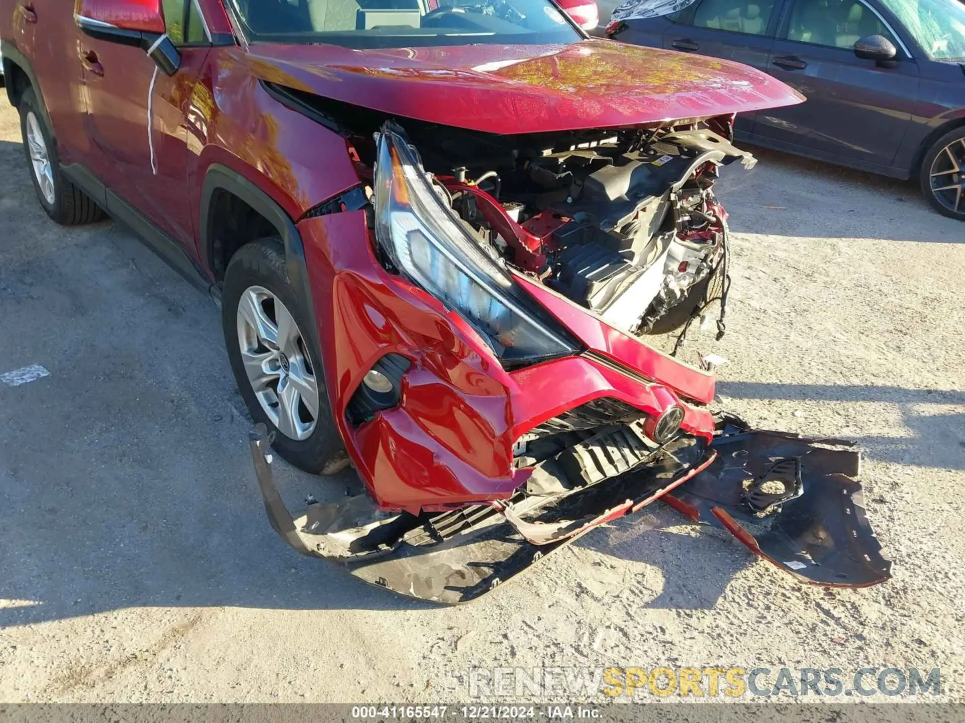 18 Photograph of a damaged car 2T3W1RFV5MW141050 TOYOTA RAV4 2021