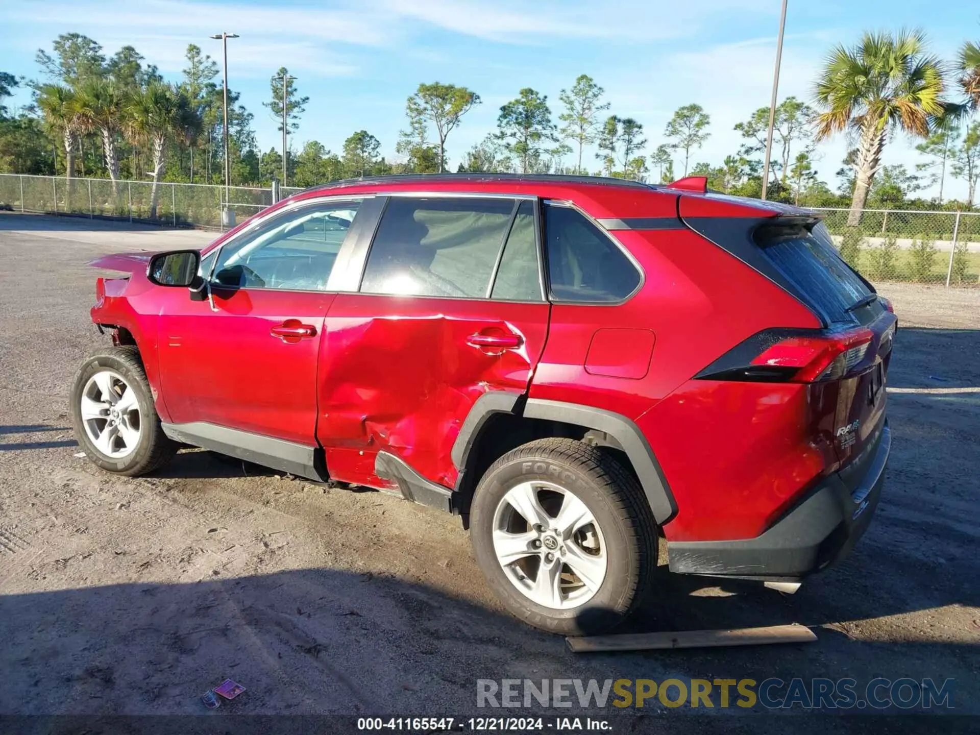 3 Photograph of a damaged car 2T3W1RFV5MW141050 TOYOTA RAV4 2021