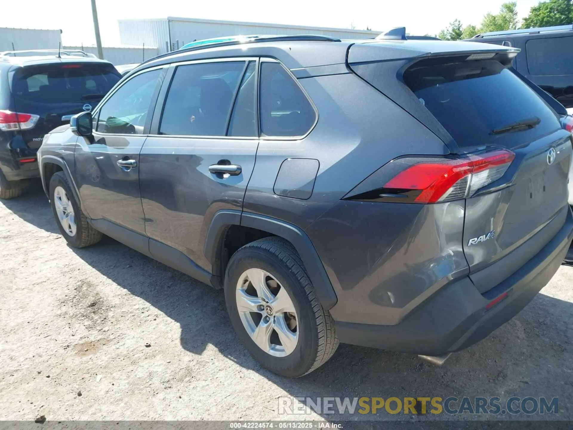 3 Photograph of a damaged car 2T3W1RFV5MW160228 TOYOTA RAV4 2021