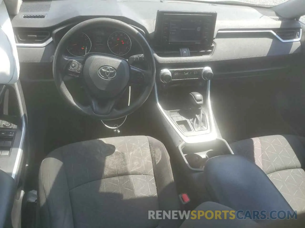 8 Фотография поврежденного автомобиля 2T3W1RFV6MC111380 TOYOTA RAV4 2021