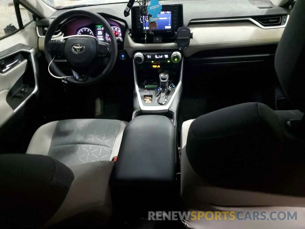8 Фотография поврежденного автомобиля 2T3W1RFV6MC130978 TOYOTA RAV4 2021