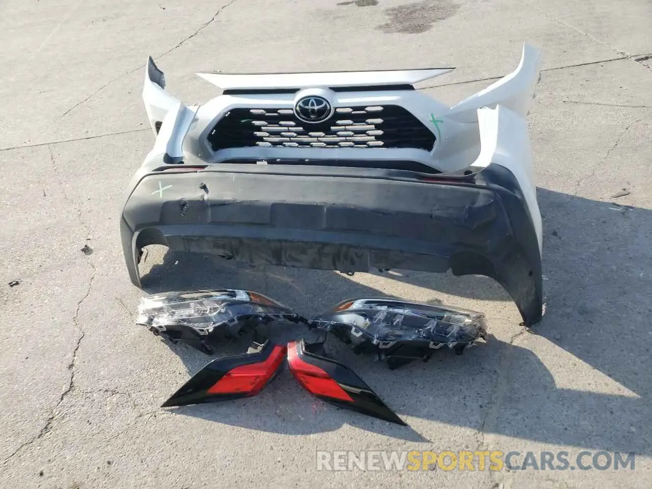 13 Photograph of a damaged car 2T3W1RFV6MC148669 TOYOTA RAV4 2021
