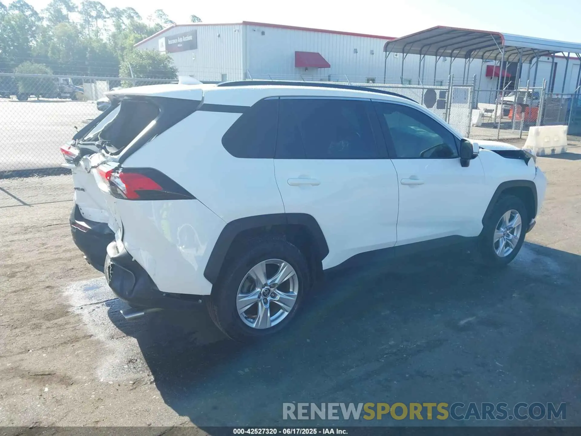 4 Фотография поврежденного автомобиля 2T3W1RFV6MC167531 TOYOTA RAV4 2021
