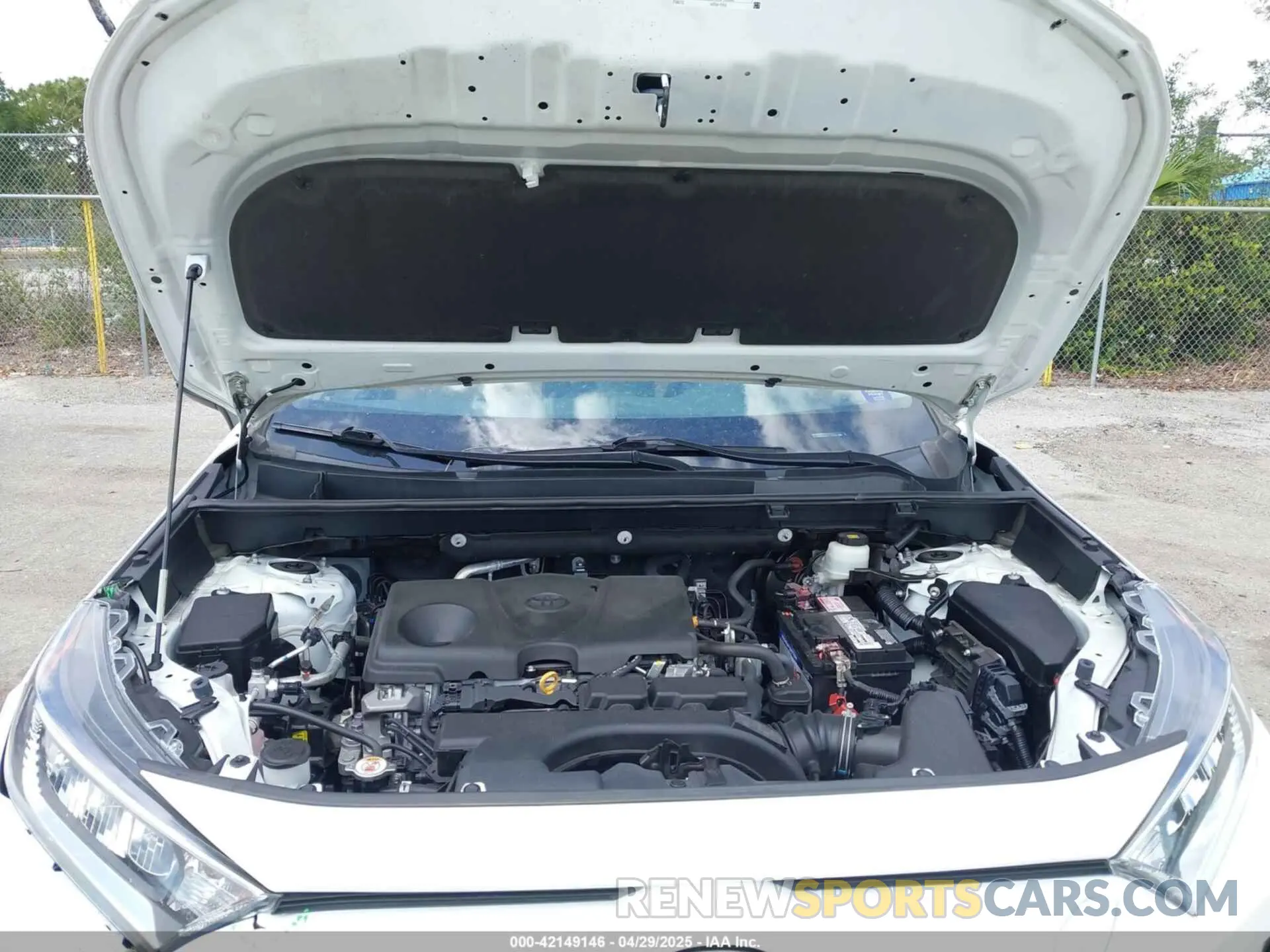 10 Photograph of a damaged car 2T3W1RFV6MC171885 TOYOTA RAV4 2021