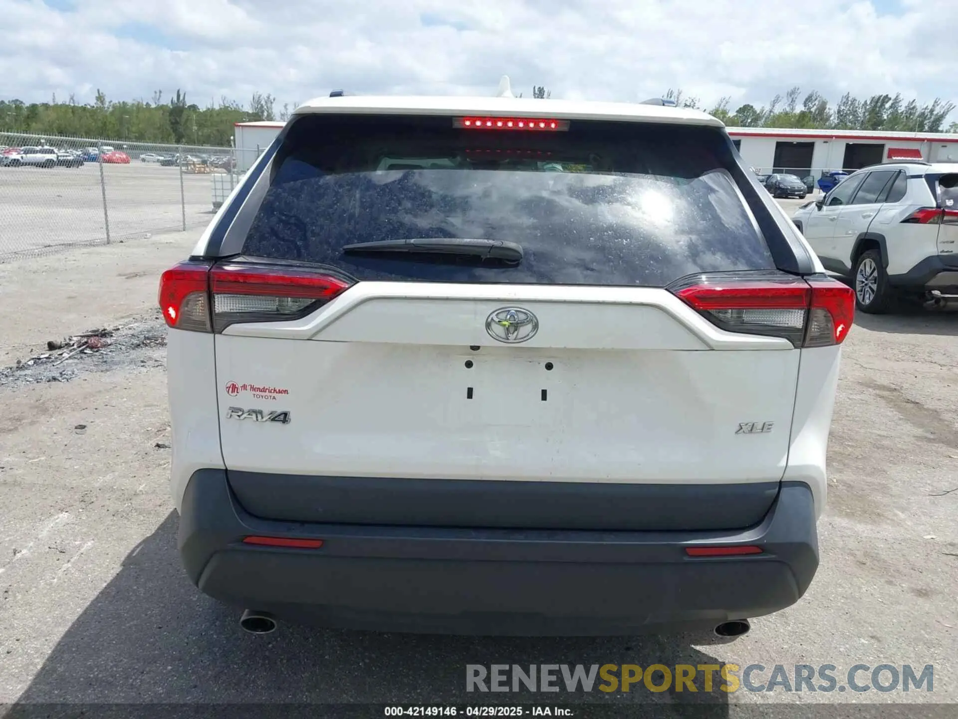 17 Photograph of a damaged car 2T3W1RFV6MC171885 TOYOTA RAV4 2021