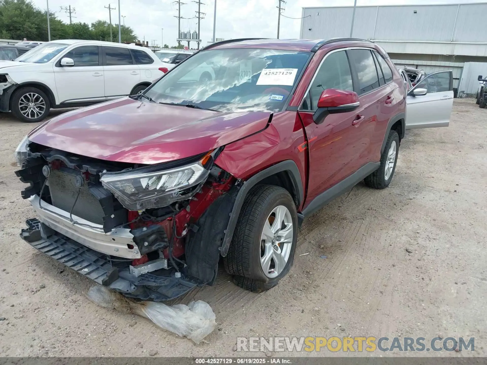 2 Photograph of a damaged car 2T3W1RFV6MW106081 TOYOTA RAV4 2021