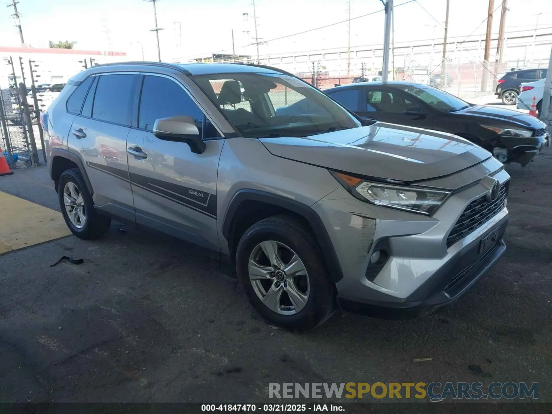 1 Photograph of a damaged car 2T3W1RFV6MW112236 TOYOTA RAV4 2021
