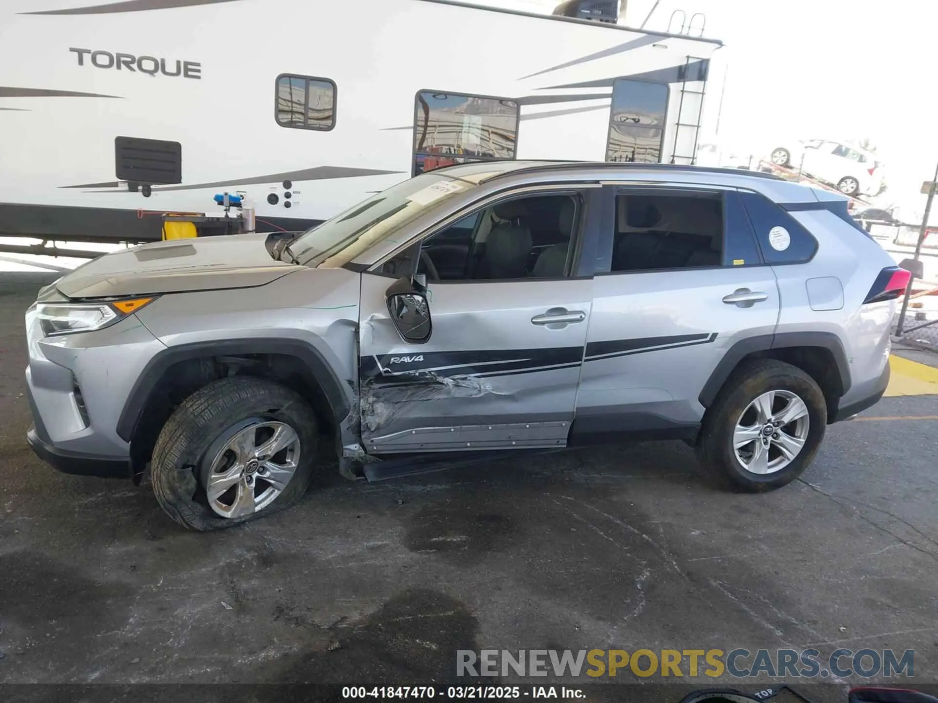 15 Photograph of a damaged car 2T3W1RFV6MW112236 TOYOTA RAV4 2021