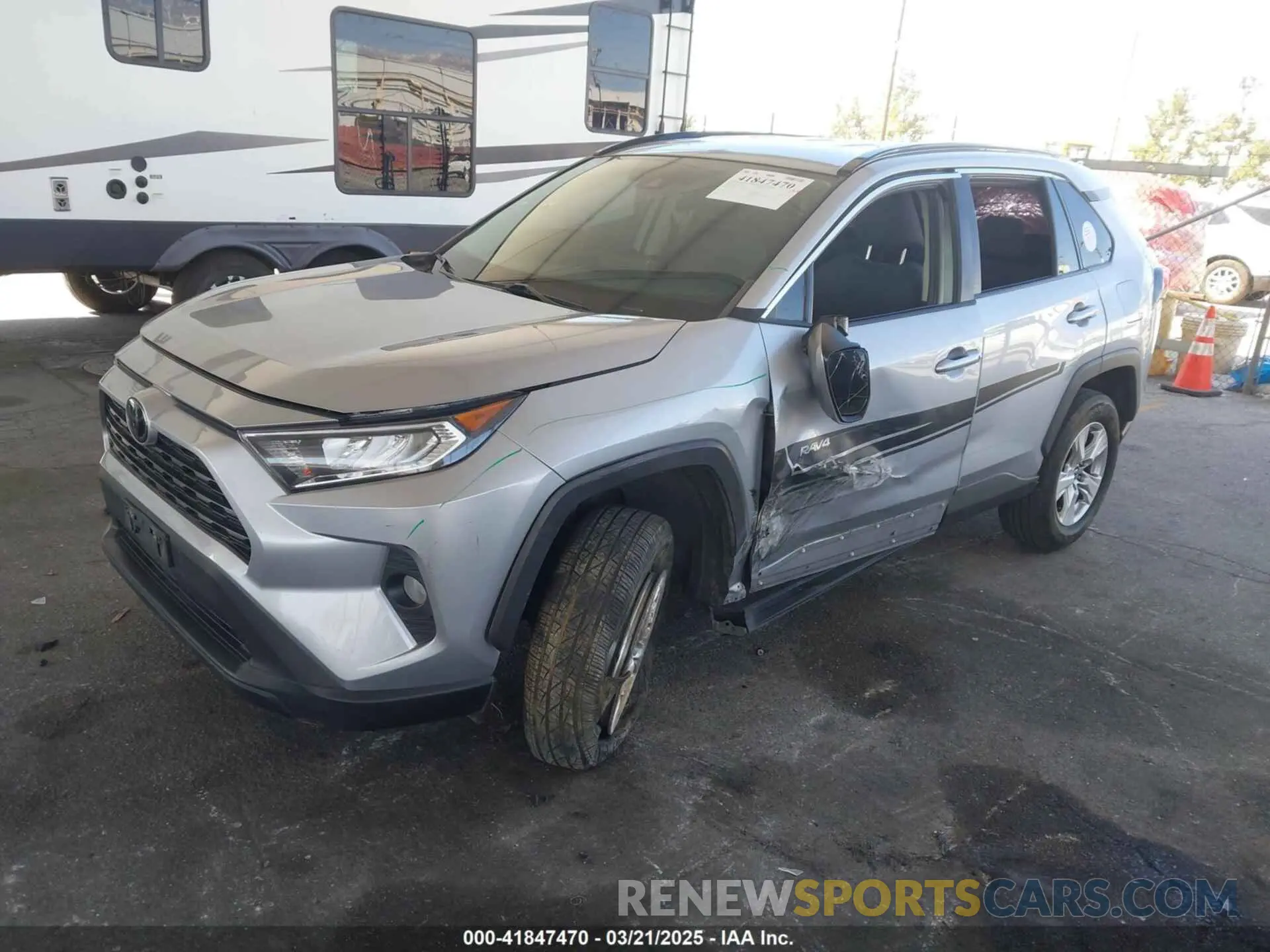 2 Photograph of a damaged car 2T3W1RFV6MW112236 TOYOTA RAV4 2021