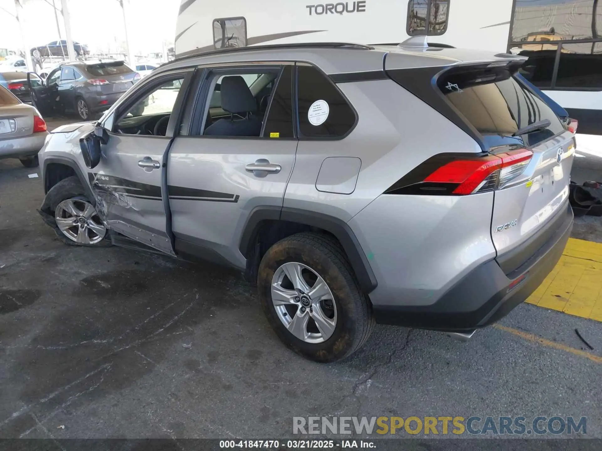 3 Photograph of a damaged car 2T3W1RFV6MW112236 TOYOTA RAV4 2021