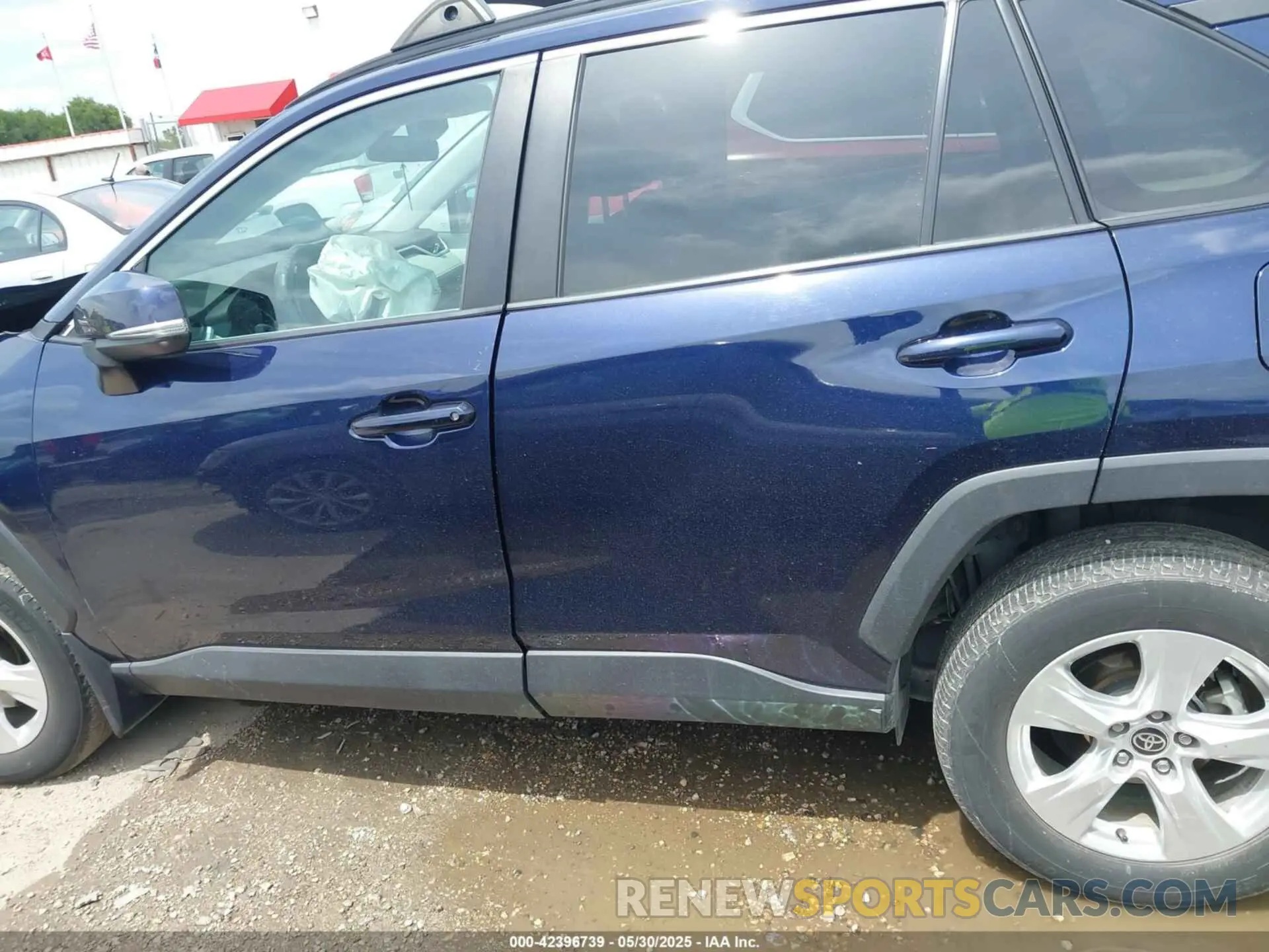 14 Photograph of a damaged car 2T3W1RFV6MW127366 TOYOTA RAV4 2021