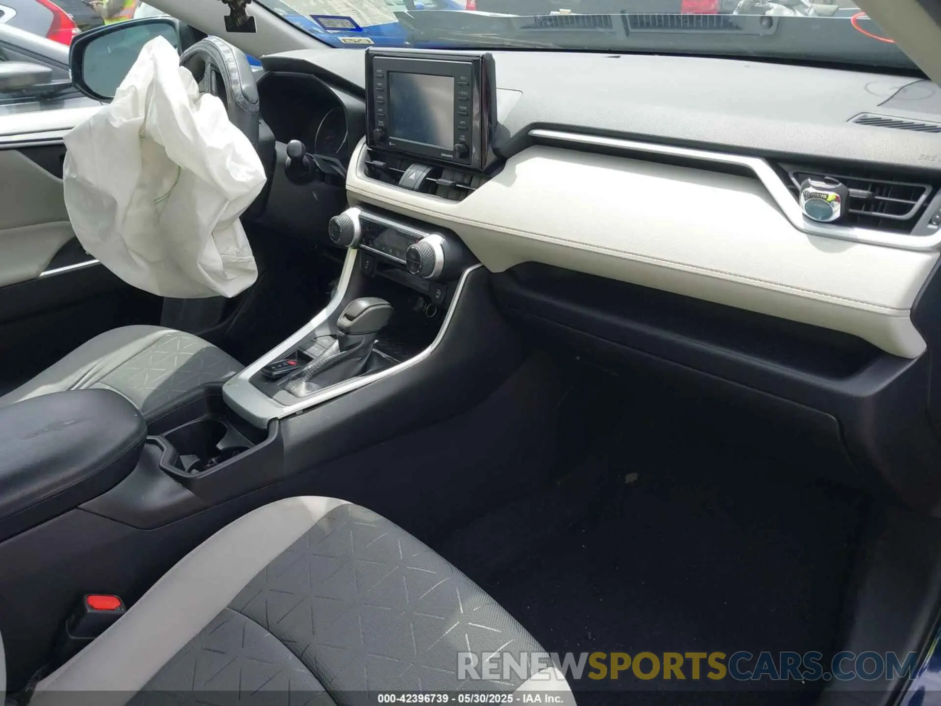 5 Photograph of a damaged car 2T3W1RFV6MW127366 TOYOTA RAV4 2021