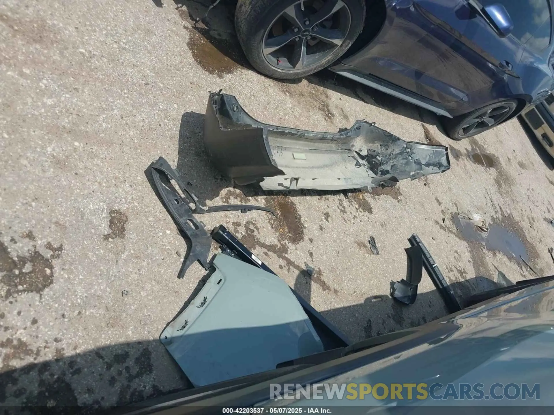 12 Photograph of a damaged car 2T3W1RFV6MW155698 TOYOTA RAV4 2021