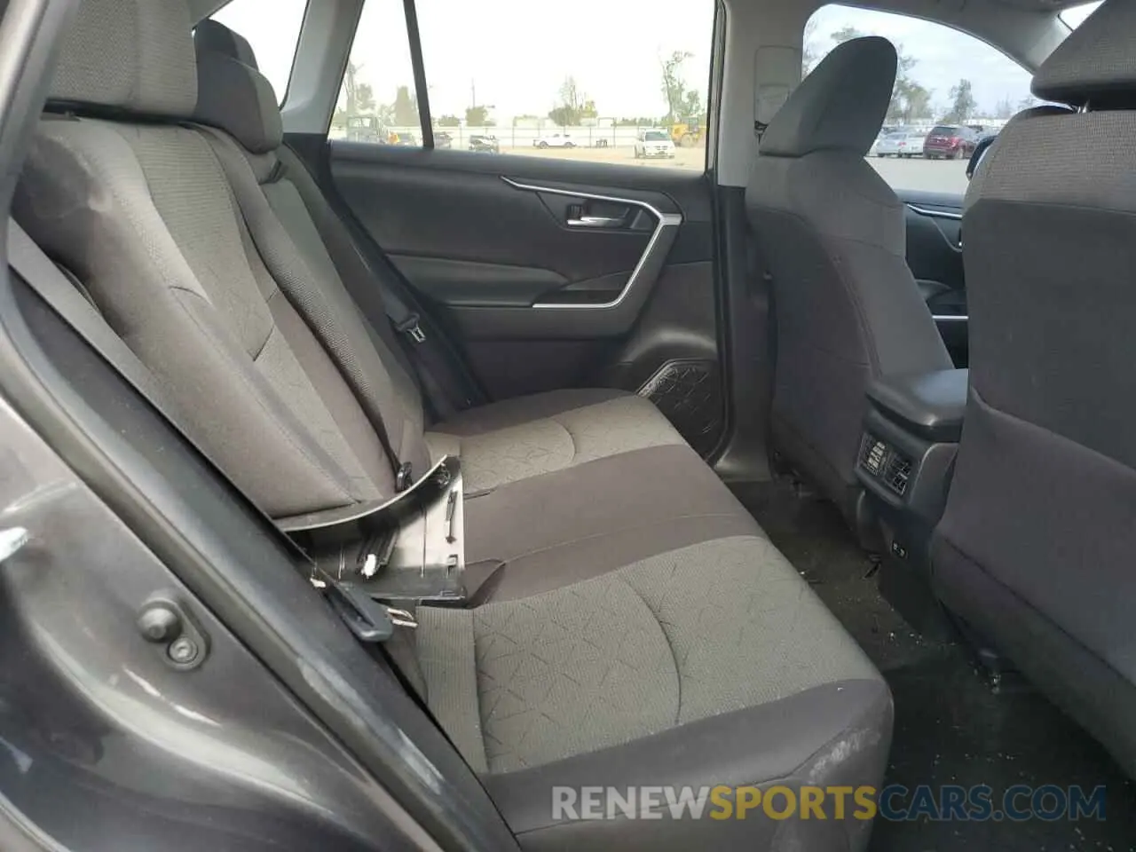 11 Photograph of a damaged car 2T3W1RFV7MC140581 TOYOTA RAV4 2021